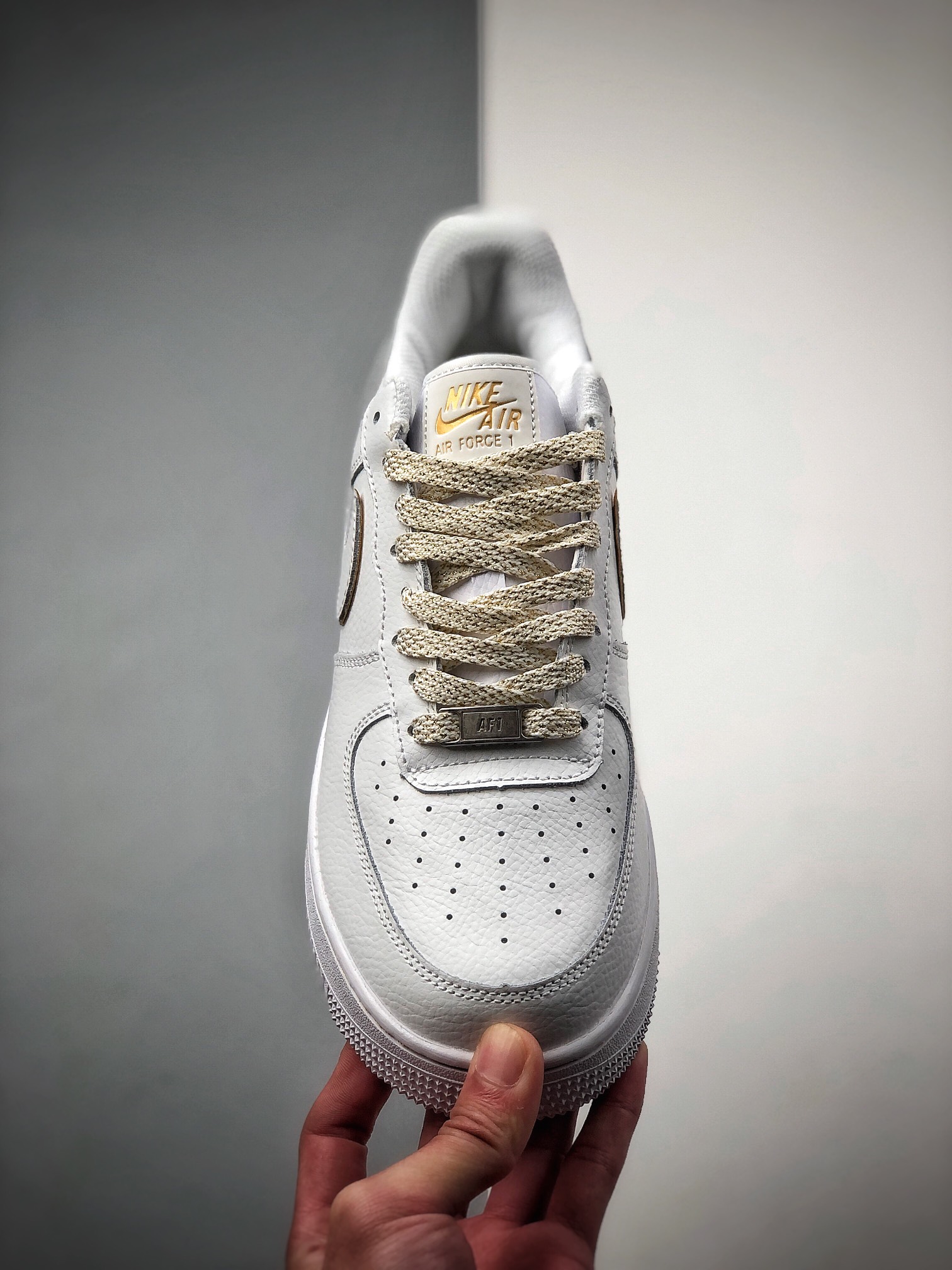 180  Nike Force 空军一号运动休闲板鞋 白金 AH0287-213