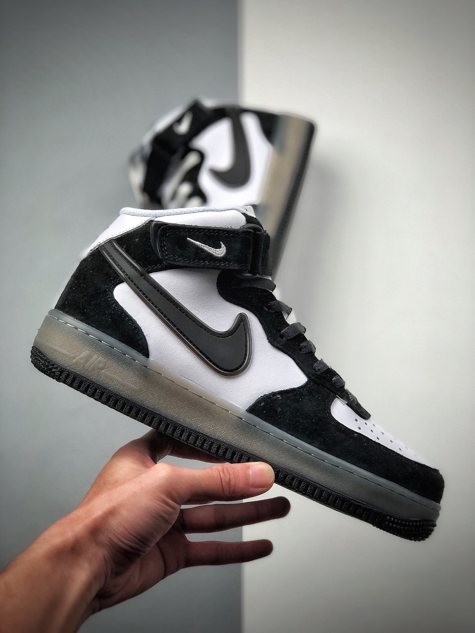 260  Nike Force 空军一号运动休闲板鞋 中帮 石墨灰麂皮 BC9825-101