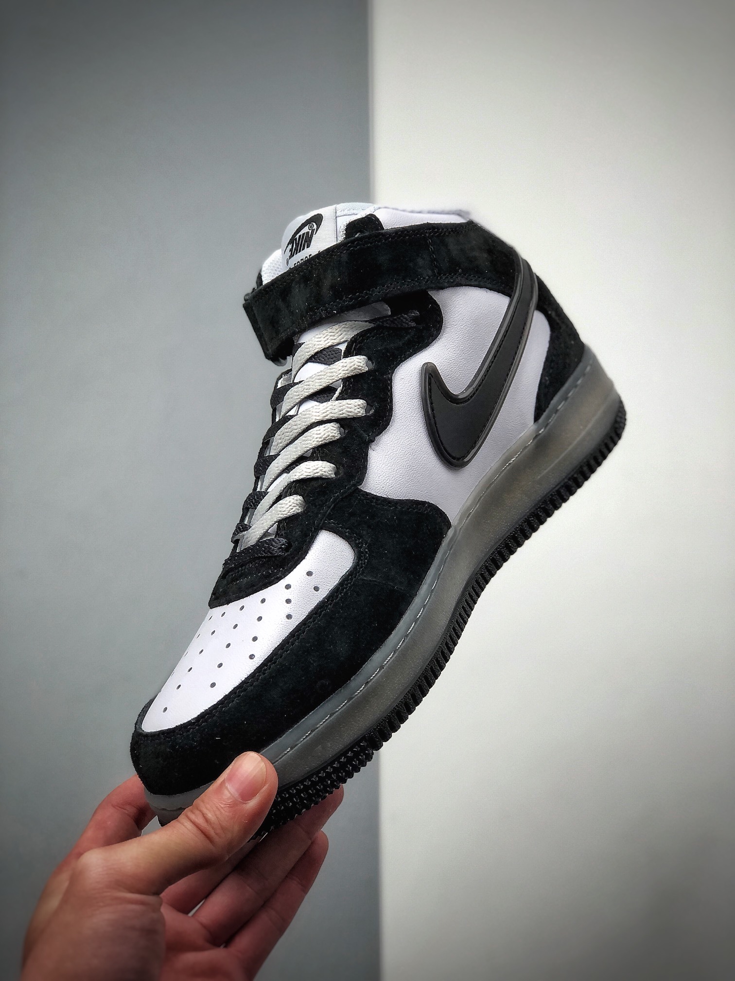 260  Nike Force 空军一号运动休闲板鞋 中帮 石墨灰麂皮 BC9825-101