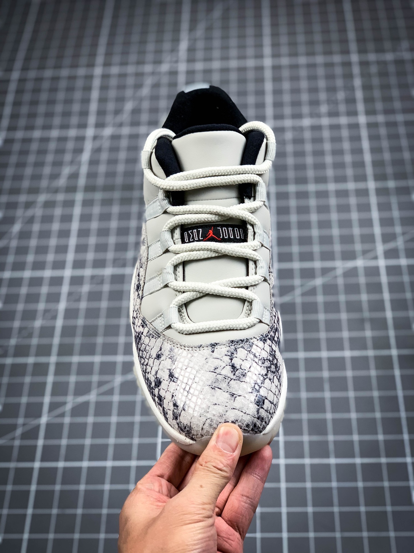 400 独家首发 原装纯原出货 Air Jordan 11 Retro Low Barons 伯爵低帮 情怀之作 528895-012