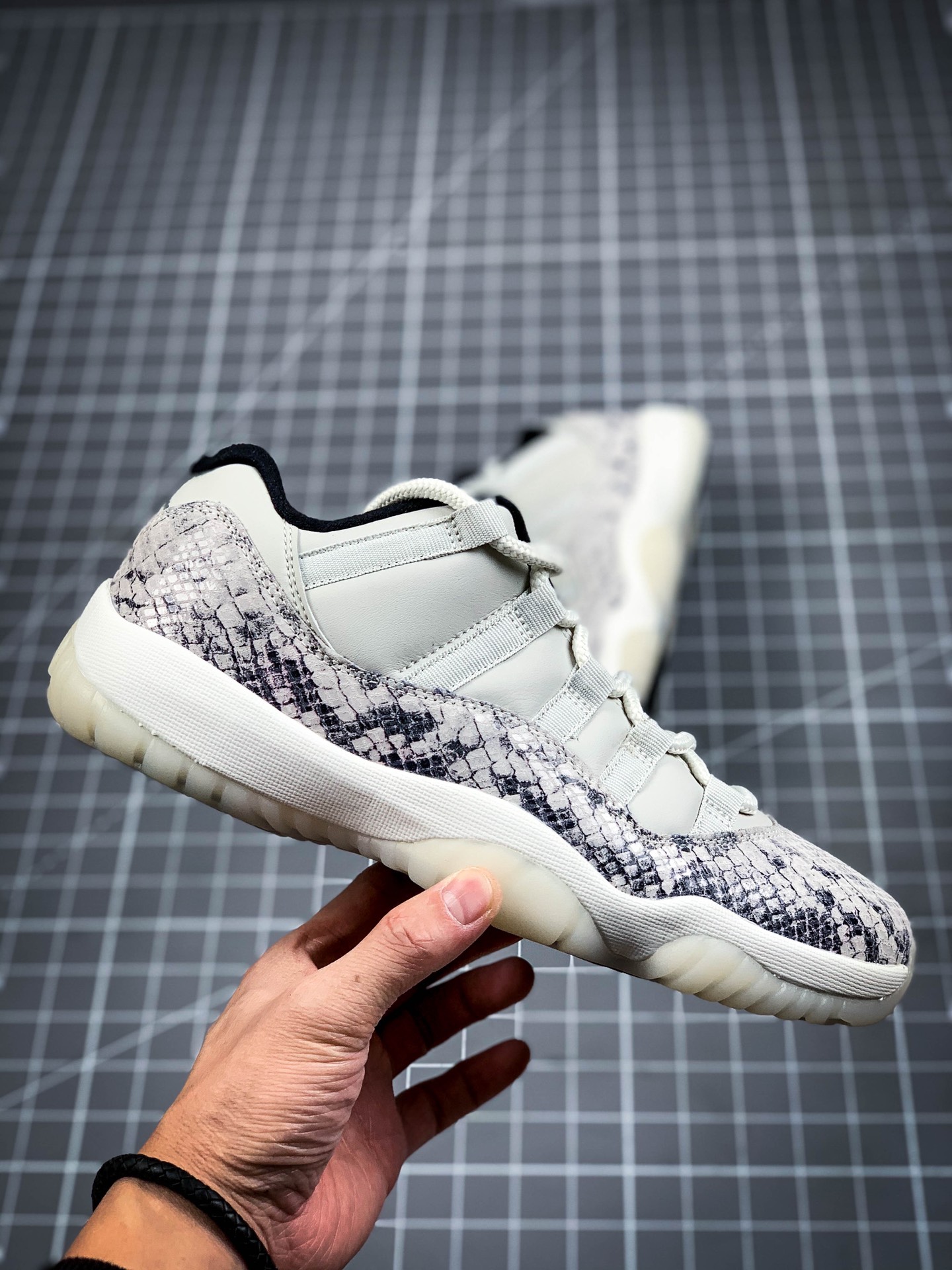 400 独家首发 原装纯原出货 Air Jordan 11 Retro Low Barons 伯爵低帮 情怀之作 528895-012