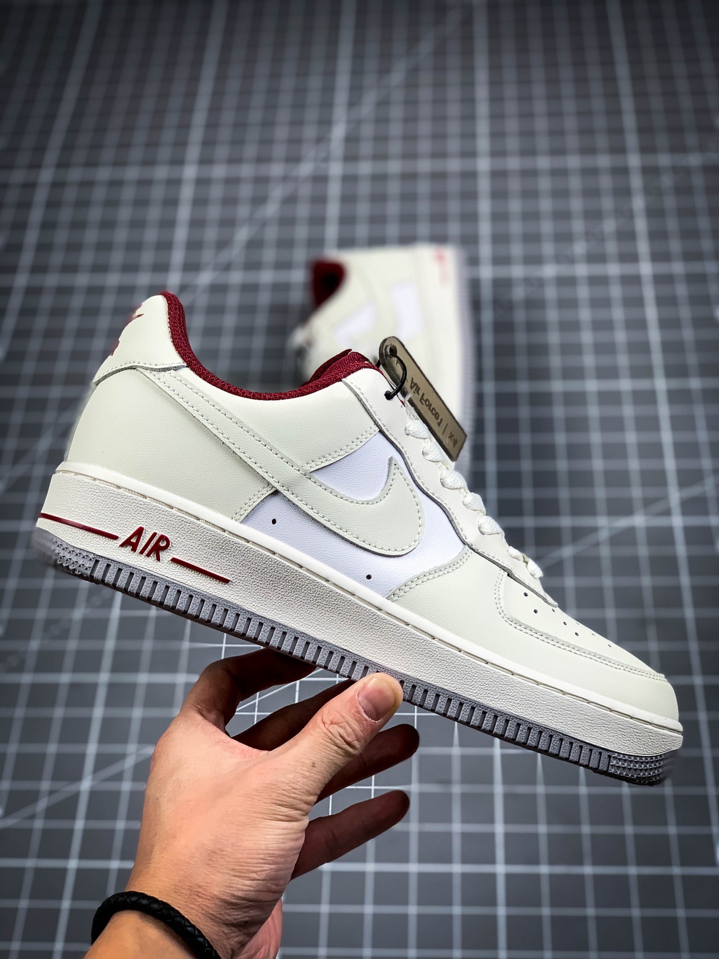200 耐克 NIKE  FORCE 1 ‘07空军一号系列  AH0287-213
