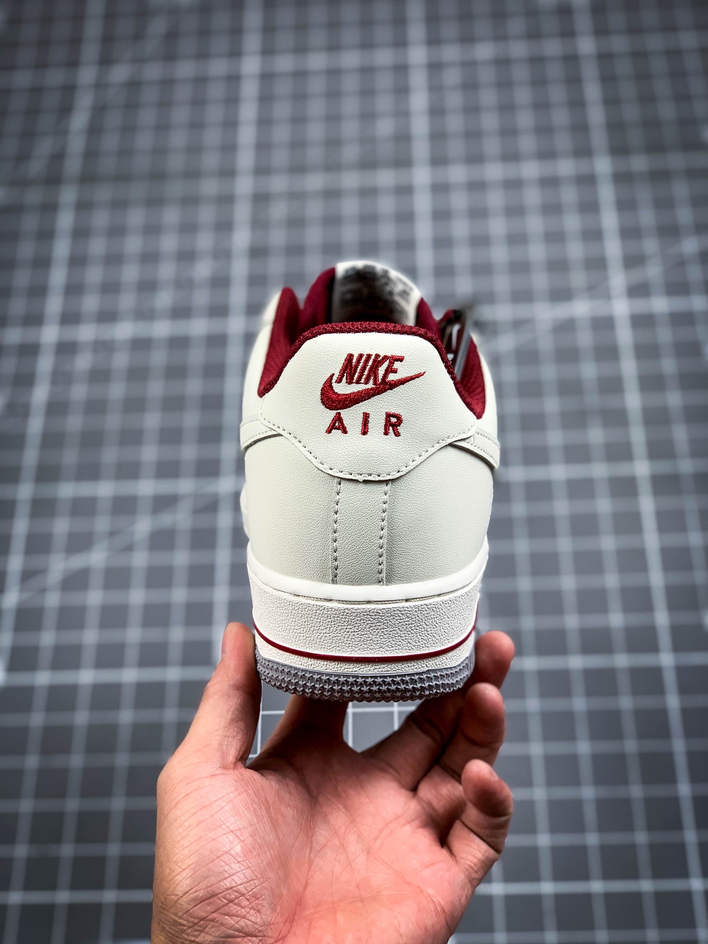200 耐克 NIKE  FORCE 1 ‘07空军一号系列  AH0287-213