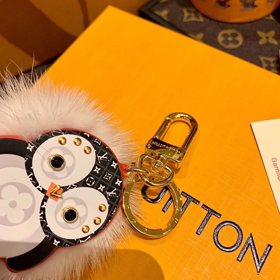 Penguin keychain with gift packaging