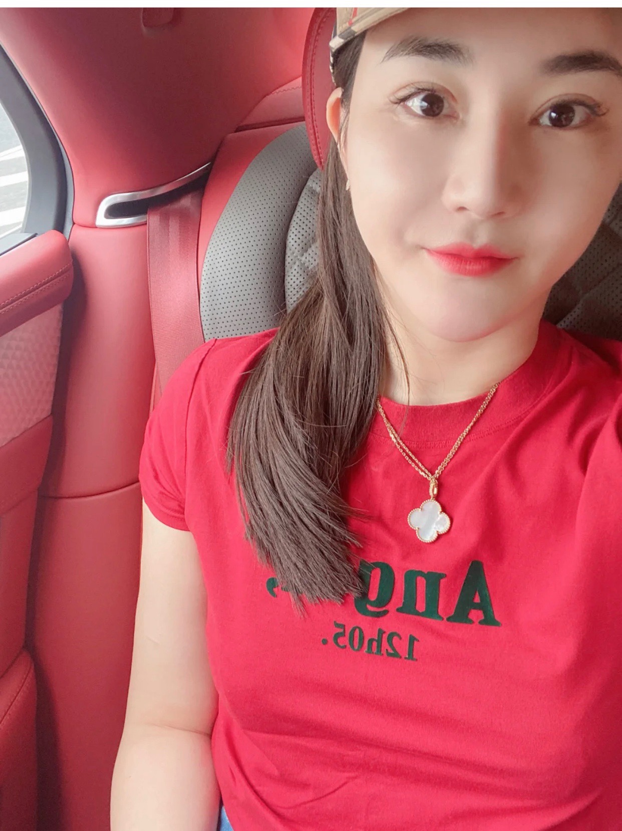 NO:100920,Sweater chain Van Cleef & Arpels Sterling Silver Sweater chain Big flowers are worth buying, atmospheric and high-quality, and can also change the length according to the clothing and cosmetics. It is very versatile~ Three ways to wear a large-sized sweater chain, Vac necklace, van cleef, sweaters, necklace, pure silver19860909毛衣链 梵克雅宝纯银材质毛衣链 大花还是值得入的,够大气高品质,还可以根据服化改变长度,很万能~ 四叶草大号毛衣链三种戴法,Vac项链,van cleef,sweaters,necklace,pure silver,Jewelry