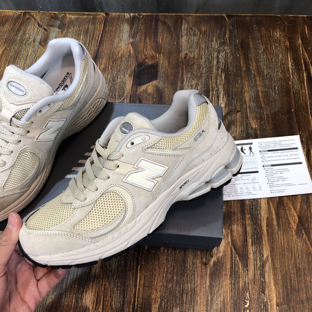 new balance 2002r 39