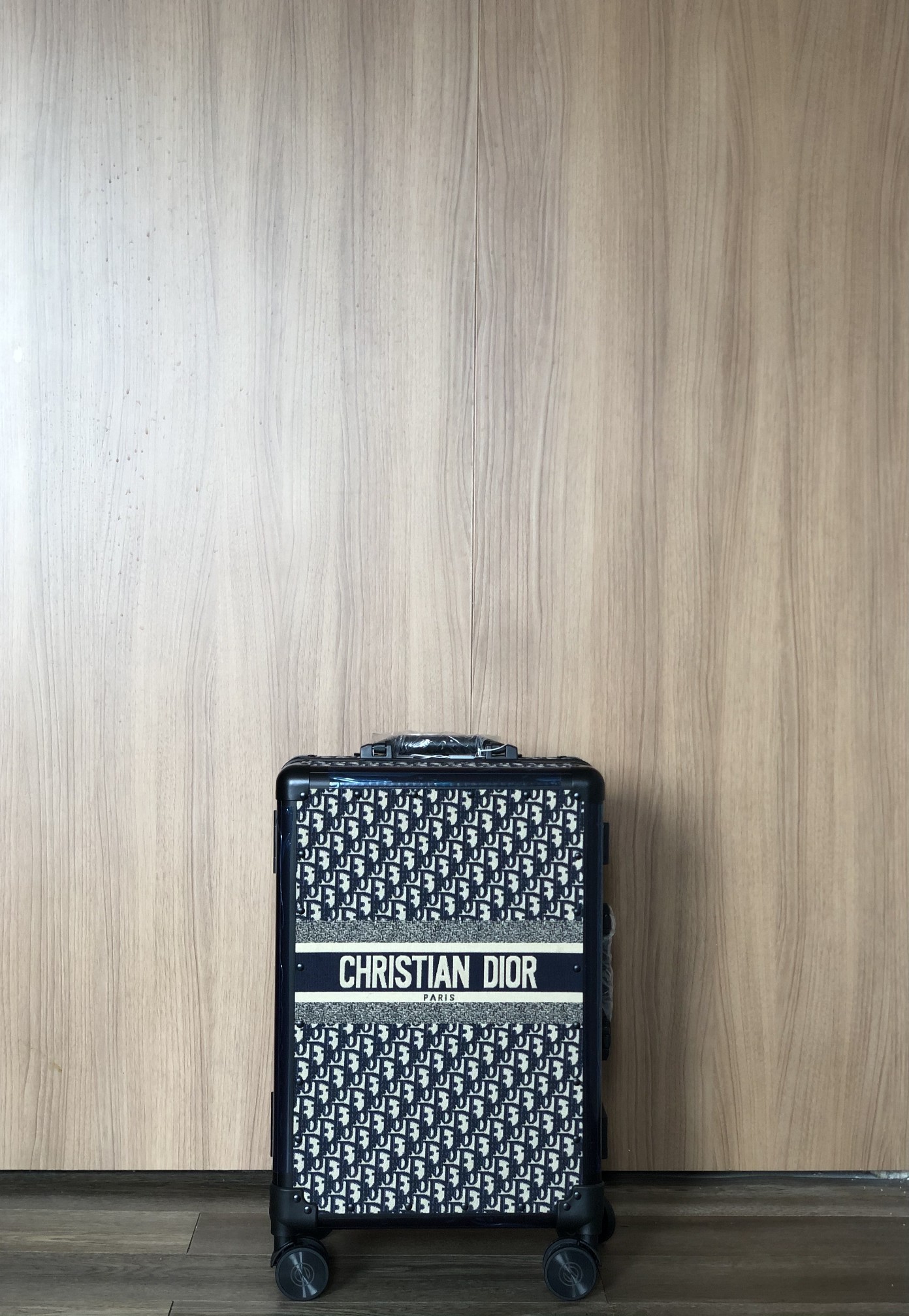 DR maleta de 20 pulgadas / maleta con ruedas, otra nueva favorita de moda, este estilo retro tiene su propio estilo ele…