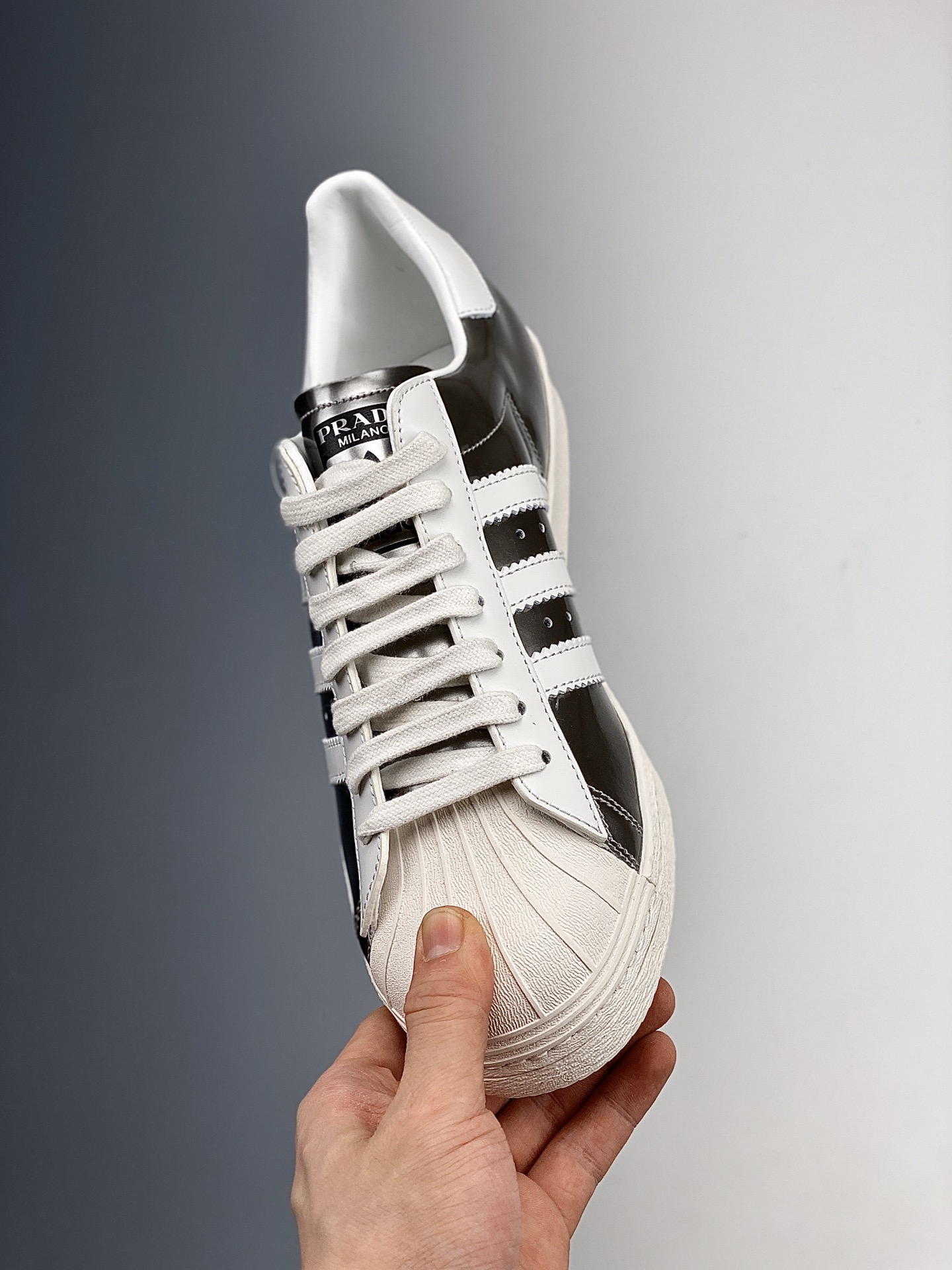 190   (普拉达)Prada x adidas Originals Superstar 80s”White/Black”贝壳头经典百搭休闲运动板鞋 FX4546