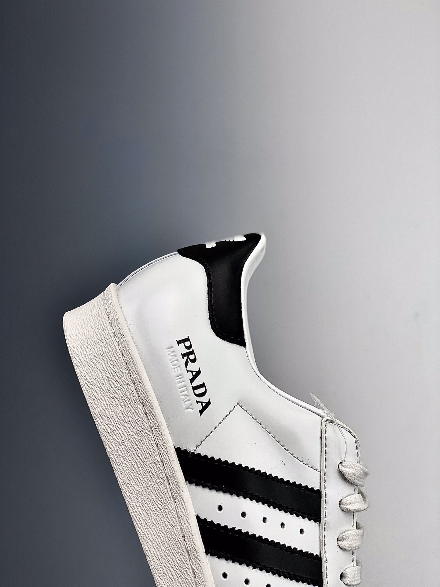 190  Prada x adidas Originals Superstar 80s”White/Black”贝壳头经典百搭休闲运动板鞋 FW6680