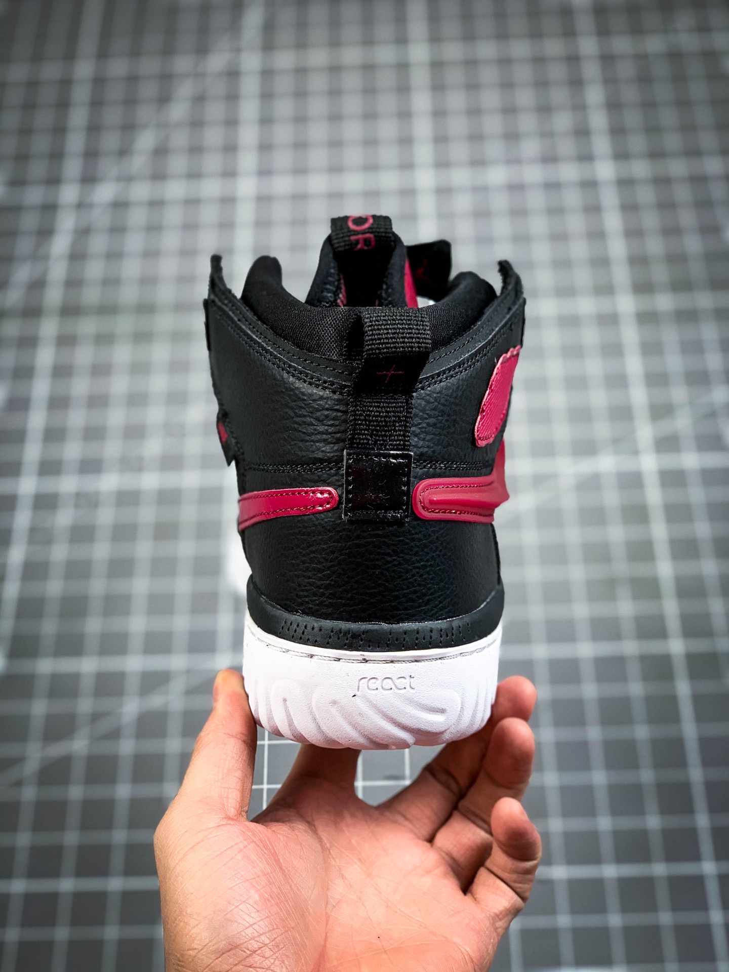 300 机能乔丹AJ1 Air Jordan 1 High React 机风能格 AR5321