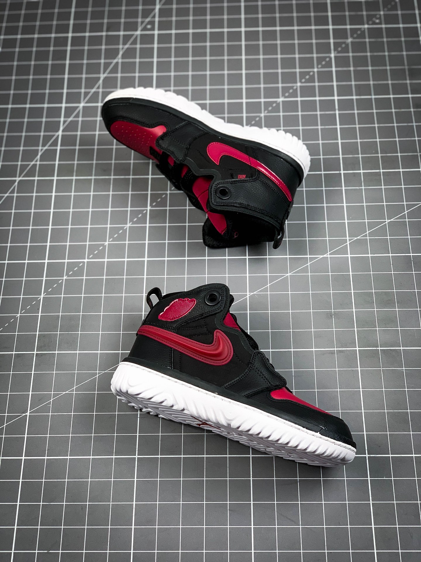 300 机能乔丹AJ1 Air Jordan 1 High React 机风能格 AR5321