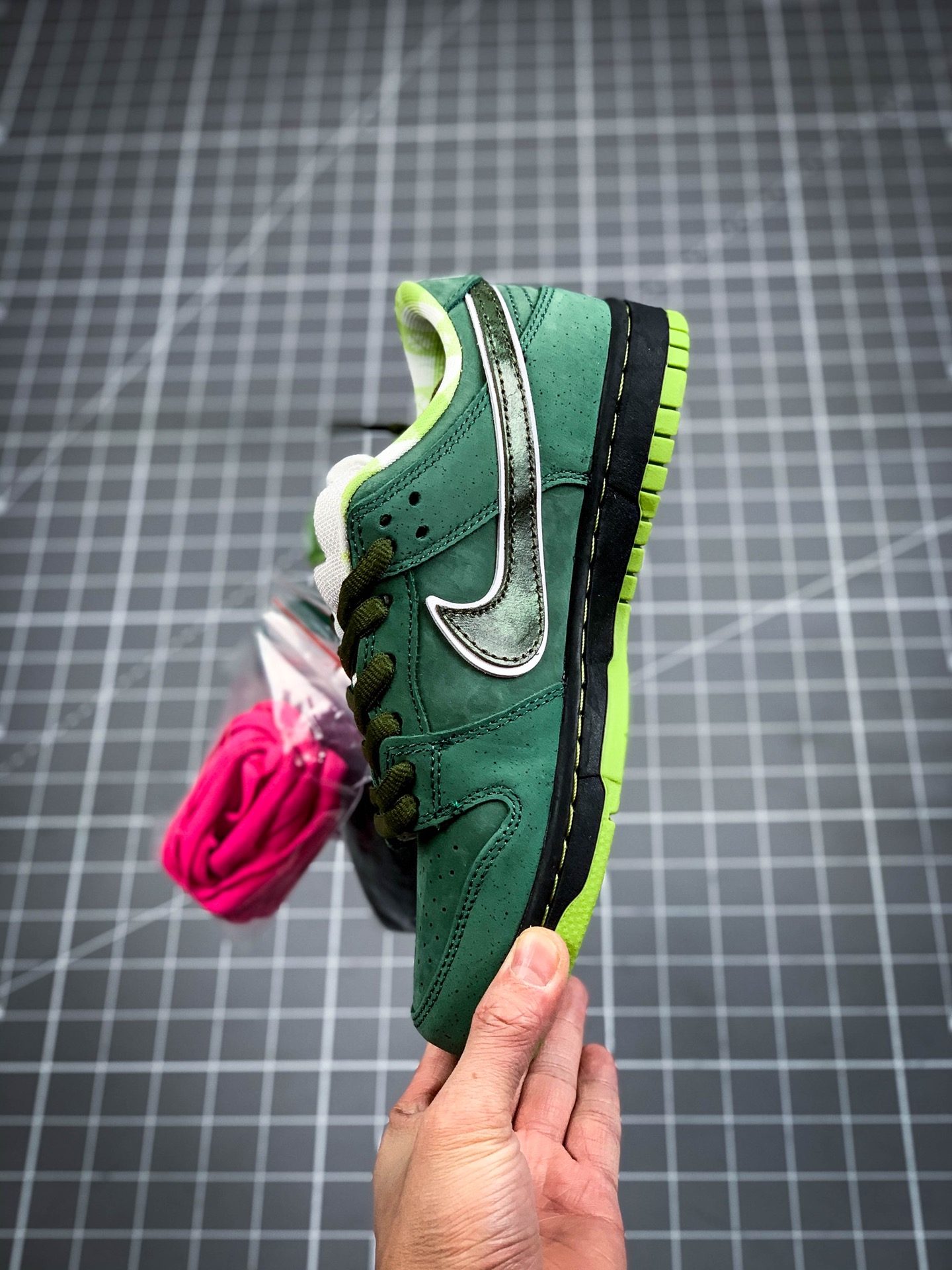 360 纯原 Concepts x NK SB Dunk Low “Green Lobster” 绿龙虾  BV1310