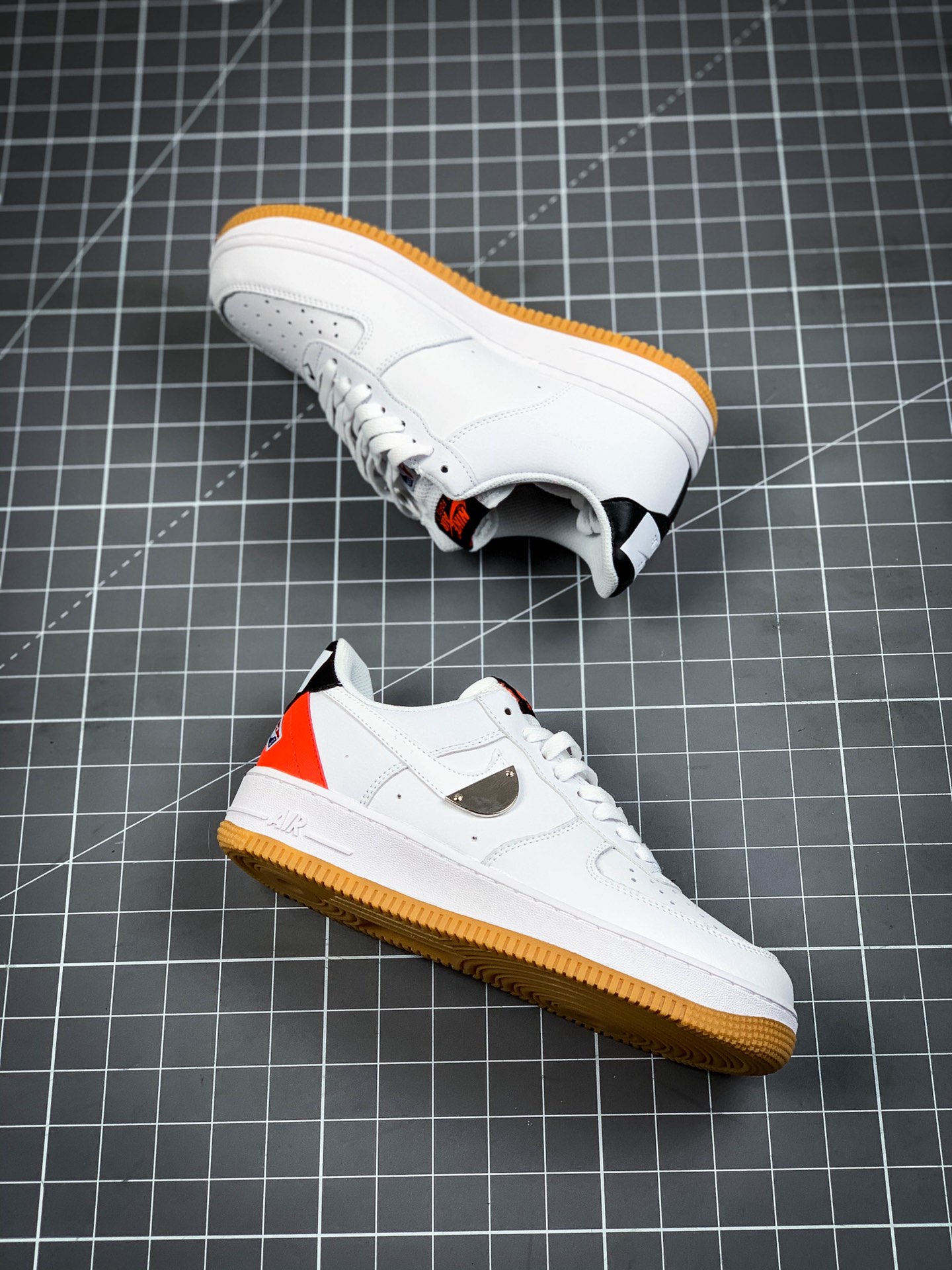 200  耐克/NIKE AIR FORCE 1  LOW RELEASING WITH ACG VIBES “NBA联名”款空军一号 CT2298-101