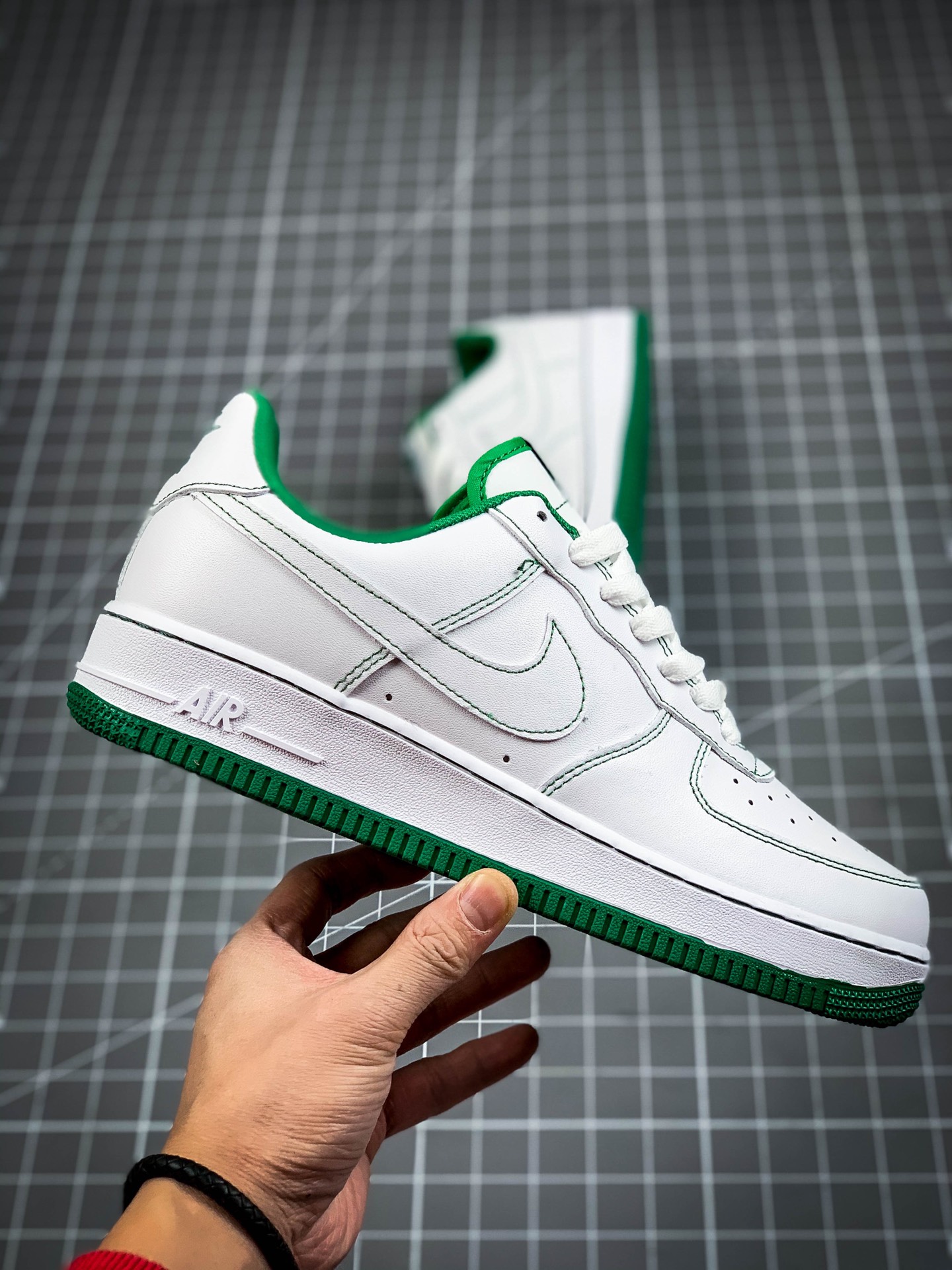 180 Nike Air Force 1'07 LV8 空军一号低帮运动休闲板鞋 CV1724-103