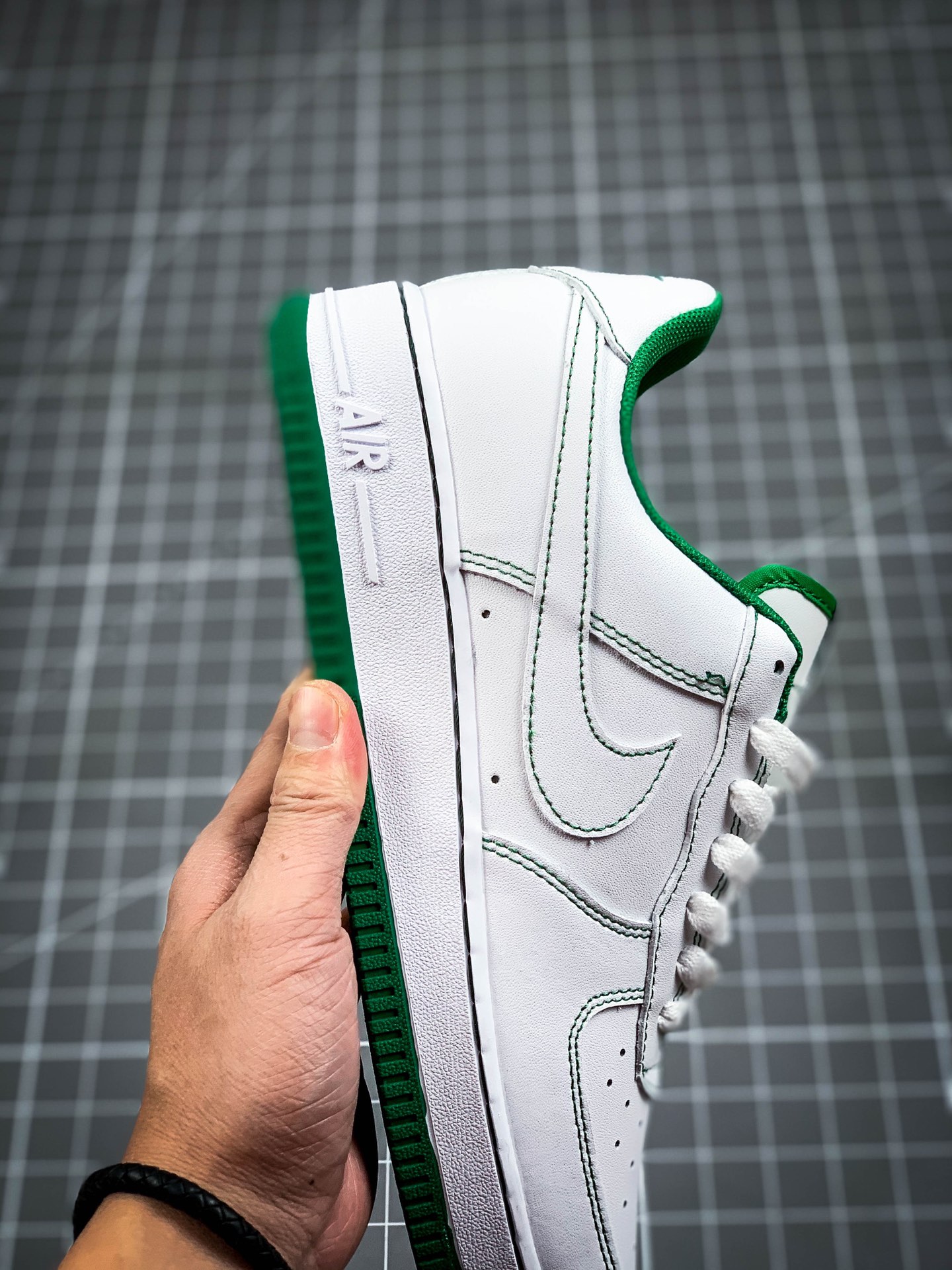 180 Nike Air Force 1'07 LV8 空军一号低帮运动休闲板鞋 CV1724-103