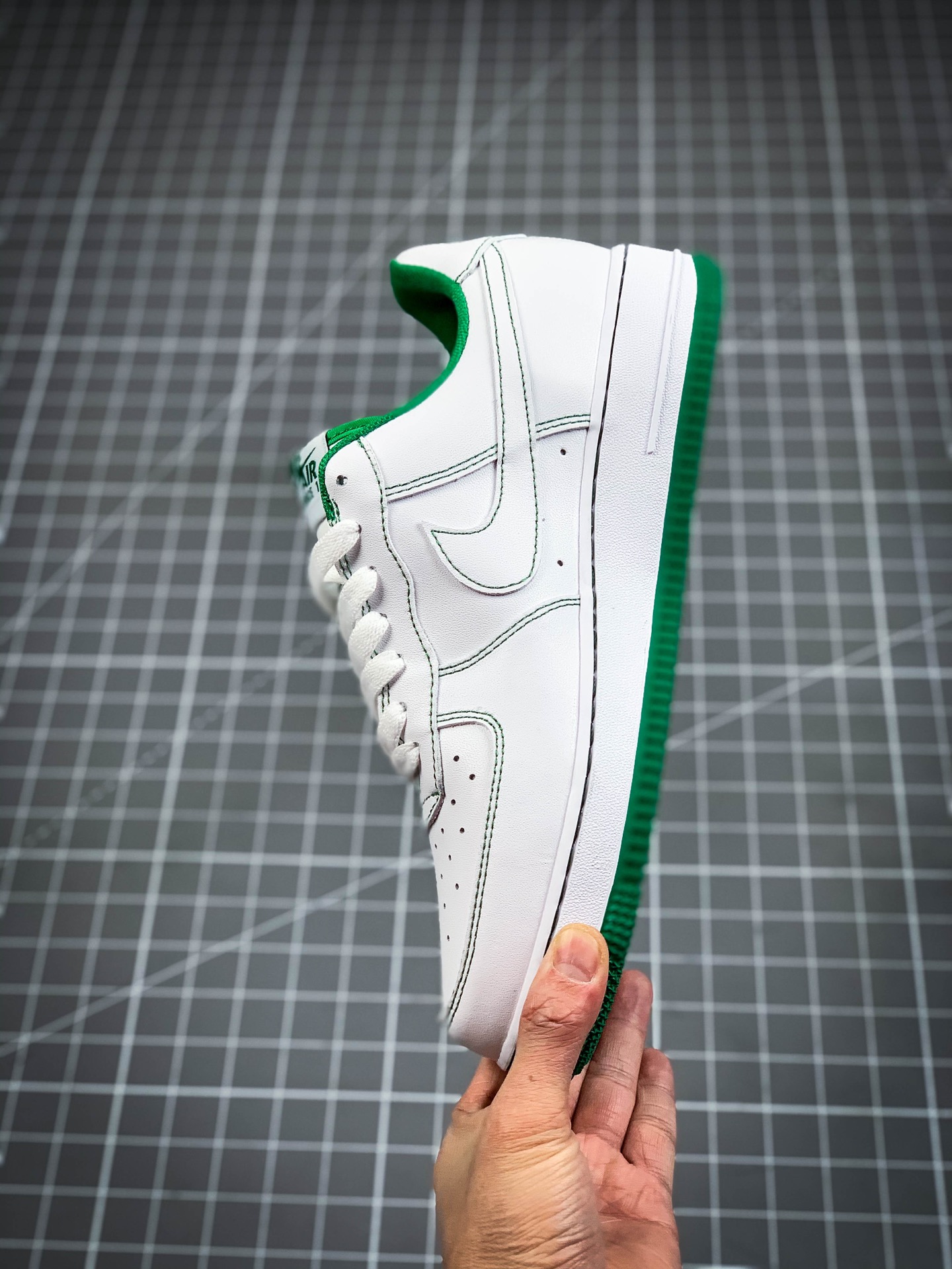 180 Nike Air Force 1'07 LV8 空军一号低帮运动休闲板鞋 CV1724-103