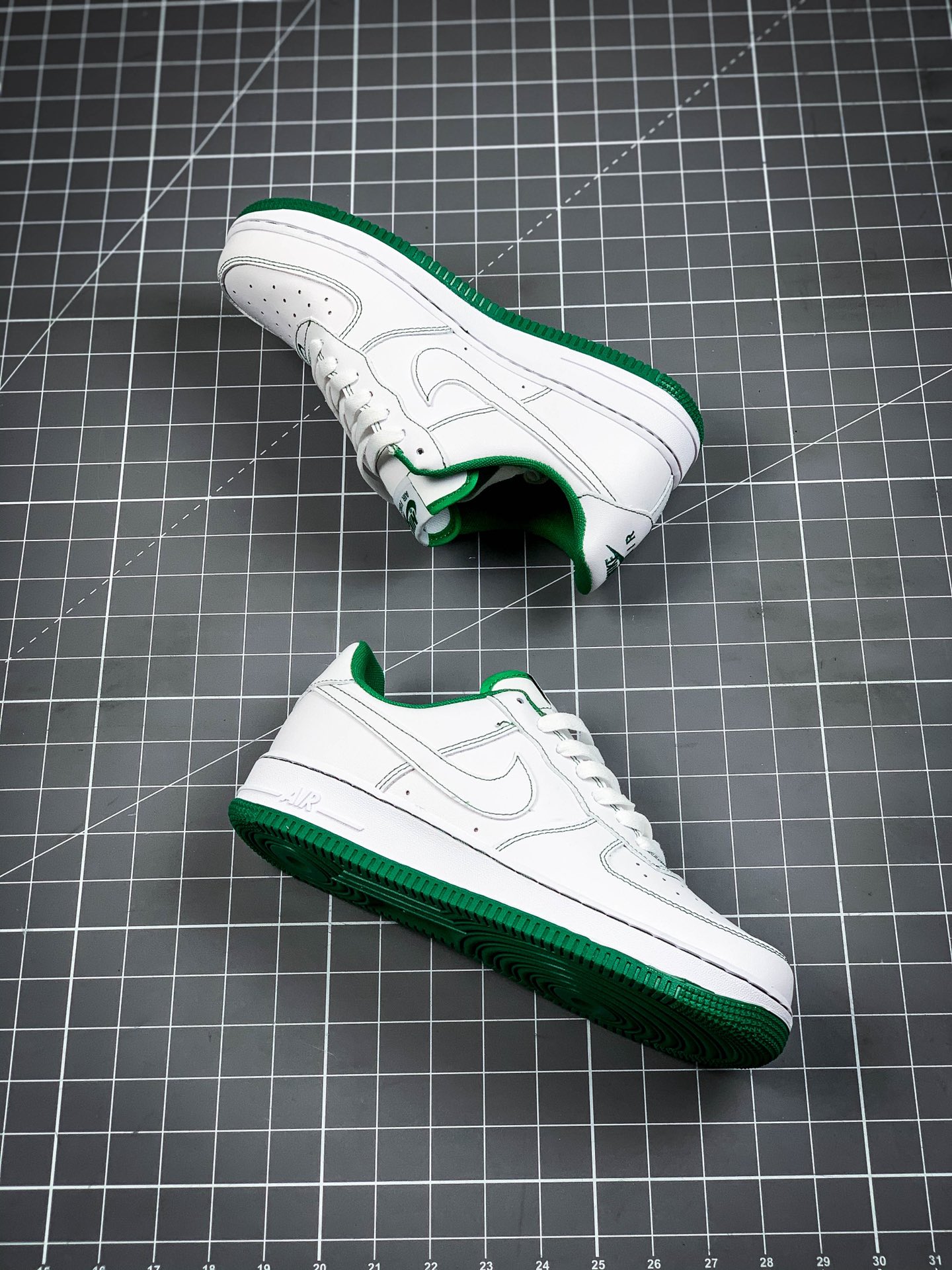 180 Nike Air Force 1'07 LV8 空军一号低帮运动休闲板鞋 CV1724-103