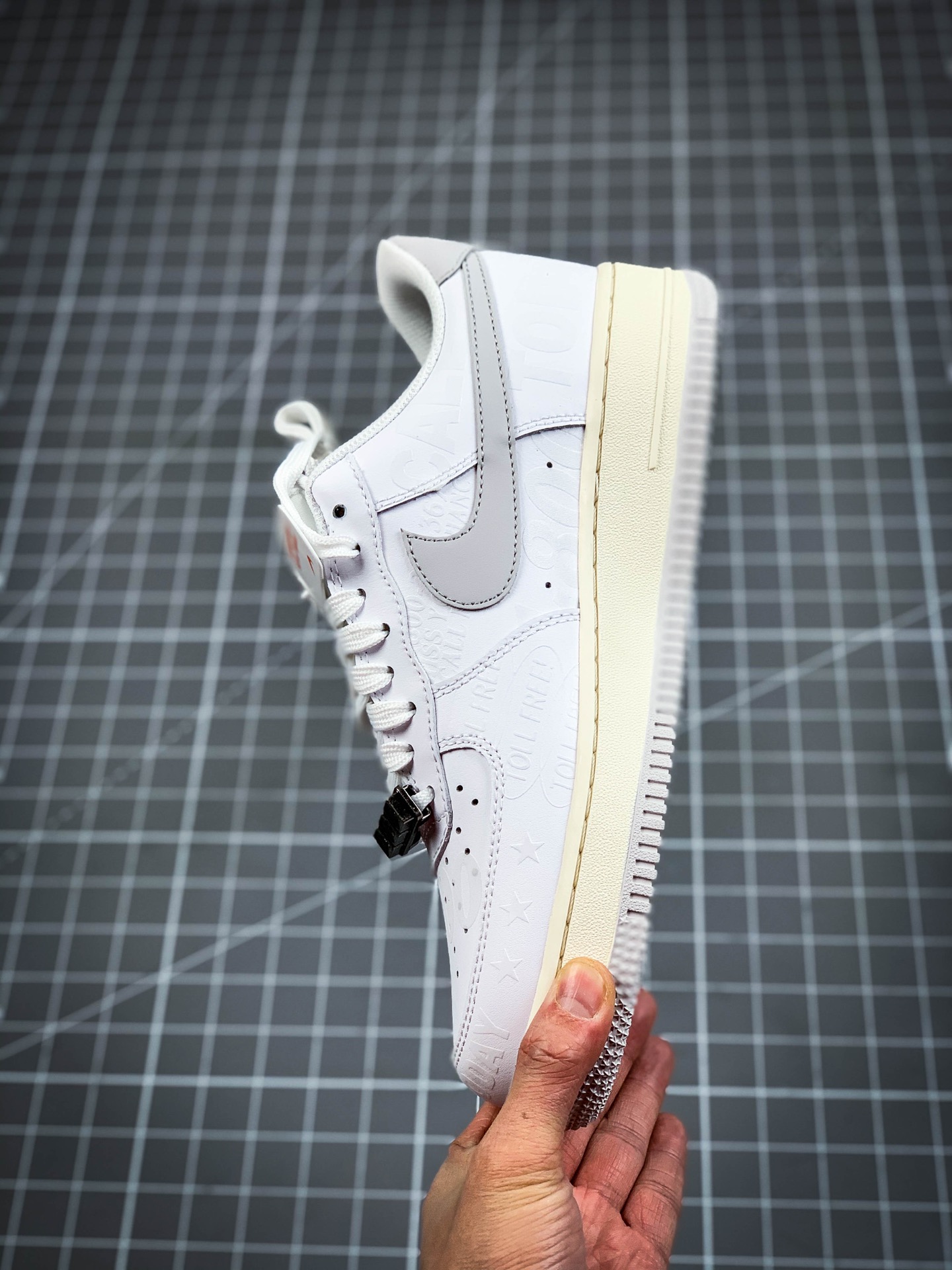 220 公司级 Nike Air Force 1 '07 Premium ”Toll Free”白灰CJ1631- 100