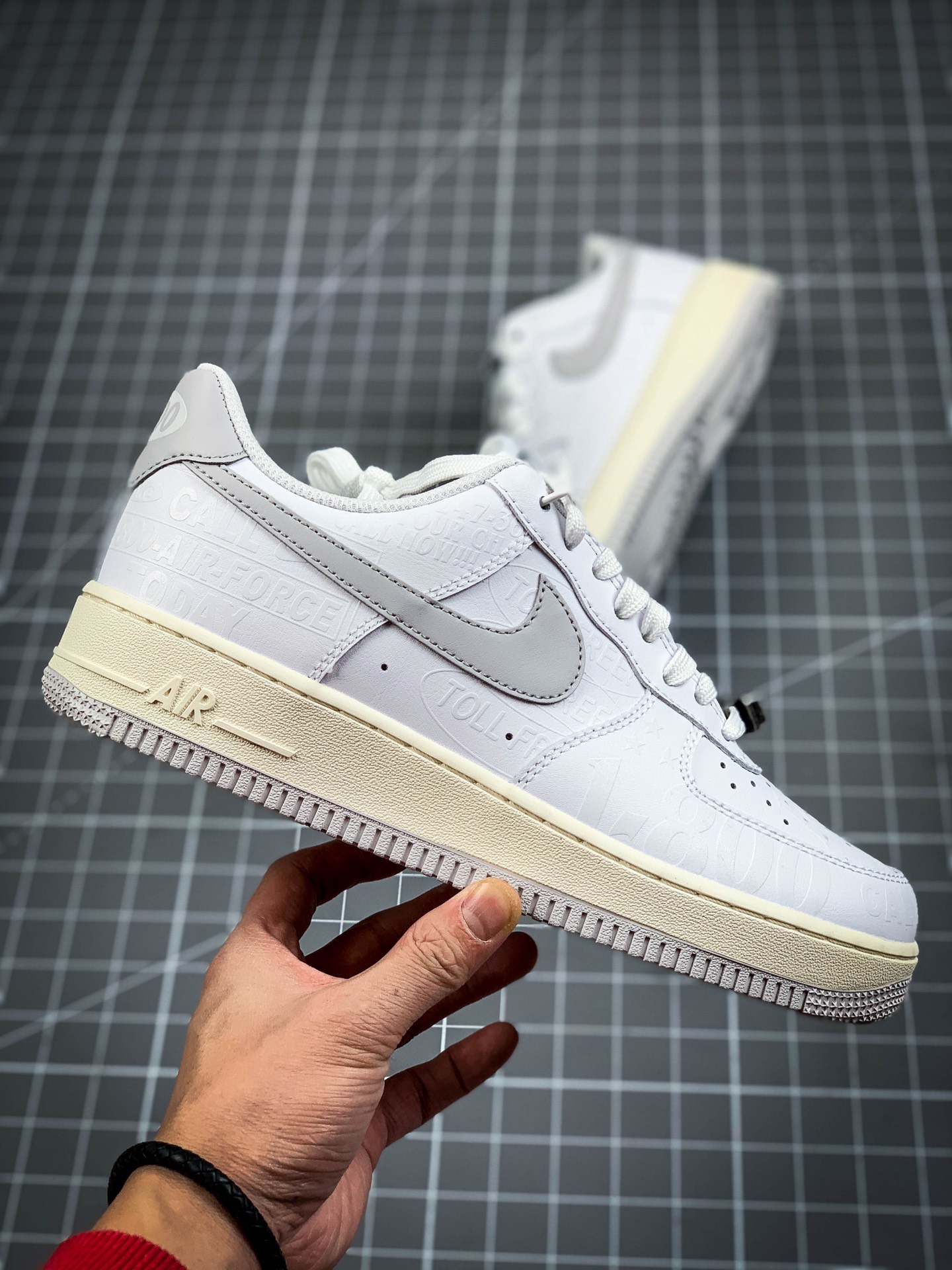 220 公司级 Nike Air Force 1 '07 Premium ”Toll Free”白灰CJ1631- 100