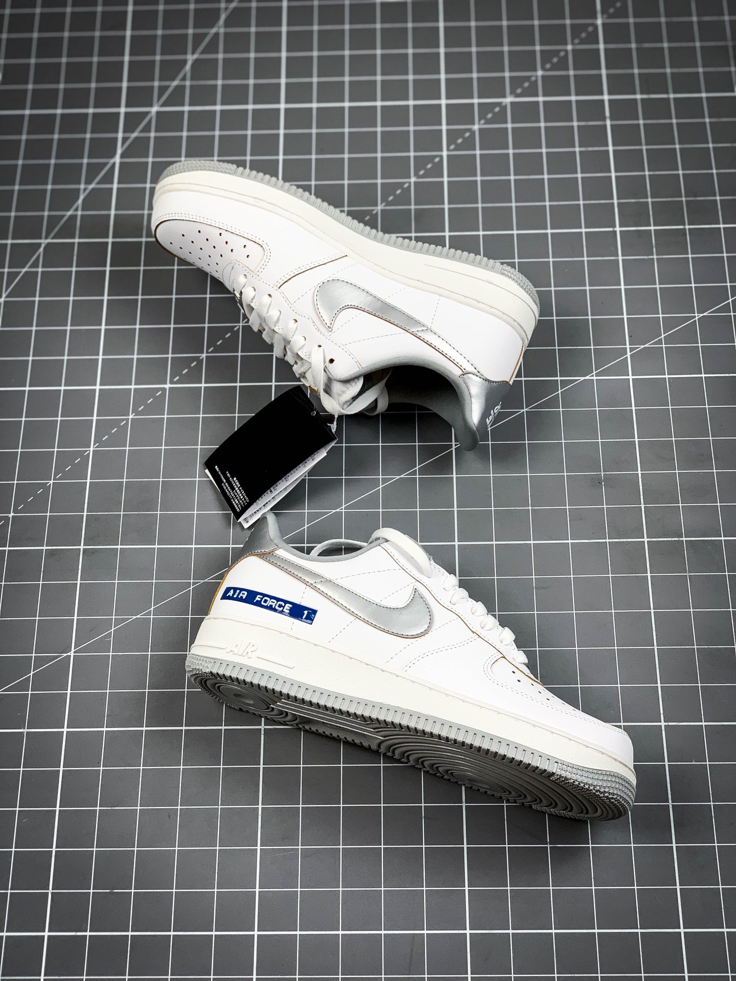 200 Nike Air Force 1 空军一号低帮休闲运动板鞋 DC5209-100