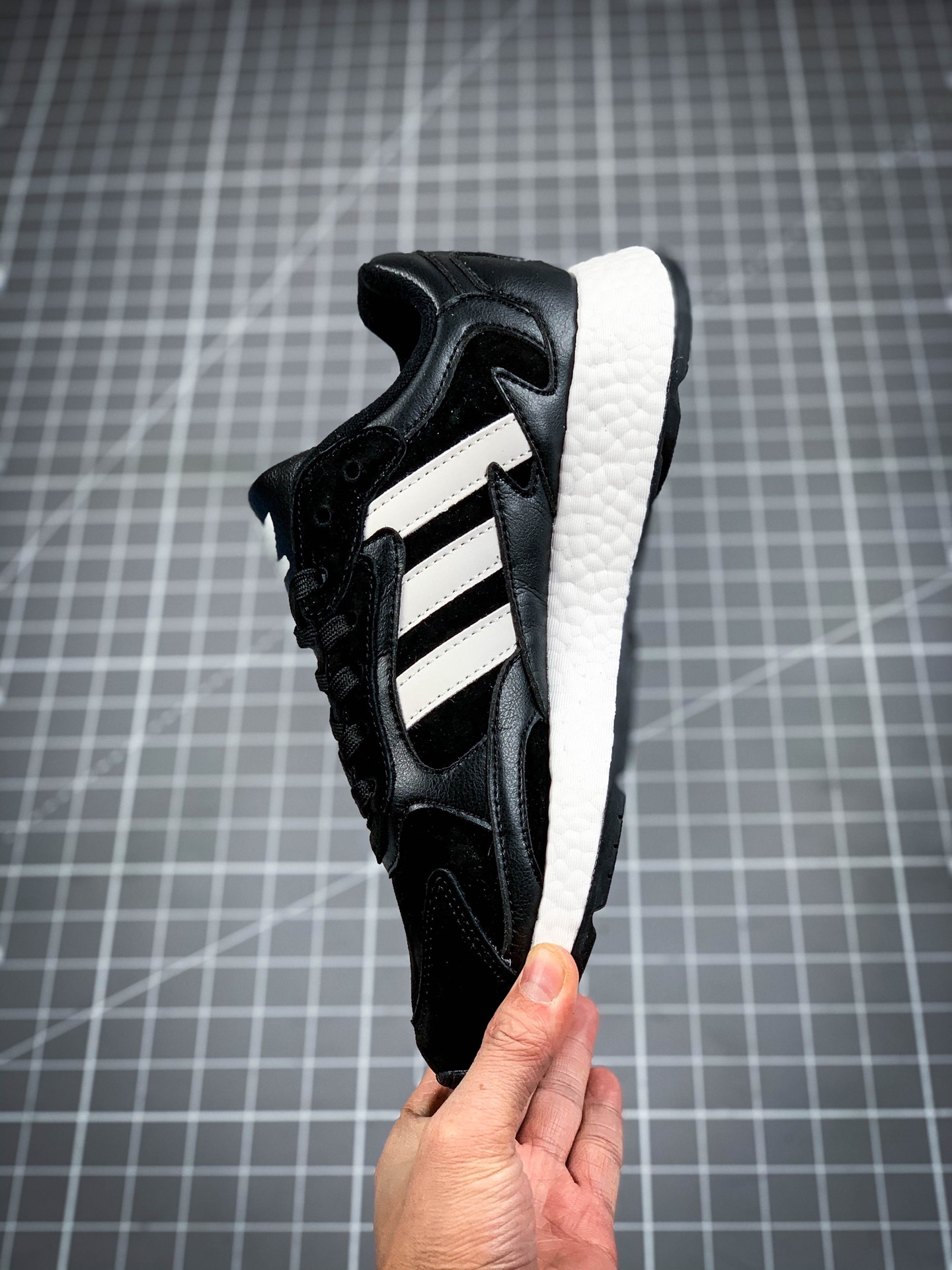 200 Adidas Nite Jogger 2020 Boost 夜行者 FZ1960
