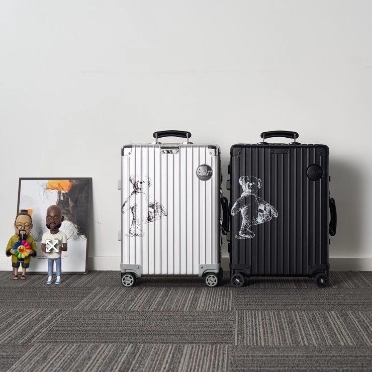 🐻Rimowa Rim Steiff Edición Limitada de Osito de Peluche 🐻 La fusión de los elementos de dos grandes marcas.…