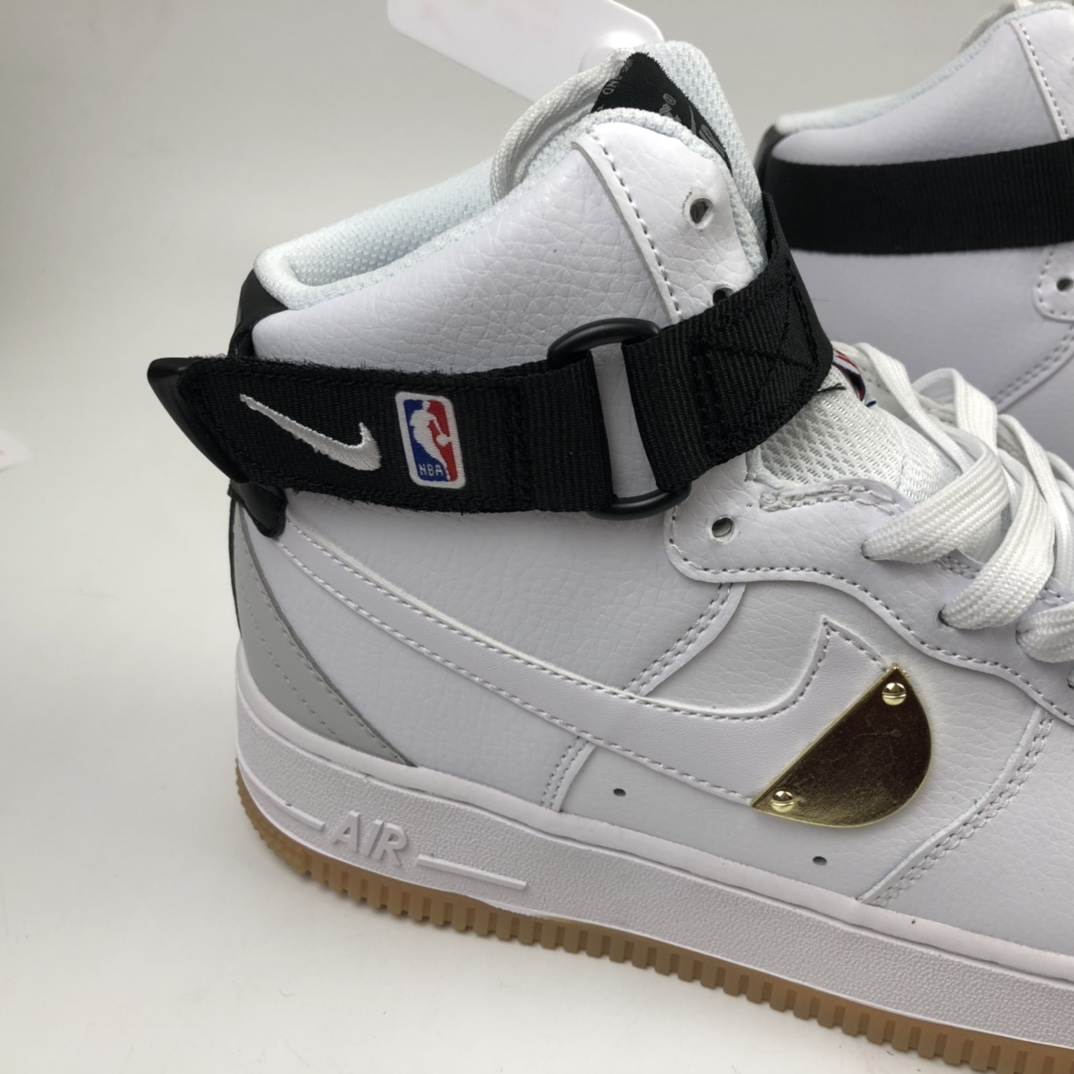 220 NK Air Force 1 High 空军一号经典高帮百搭休闲运动板鞋 CT2306-100 尺码：36 36.5 37.5 38 38.5 39 40 40.5 41 42 42.5 43 44 44.5 45