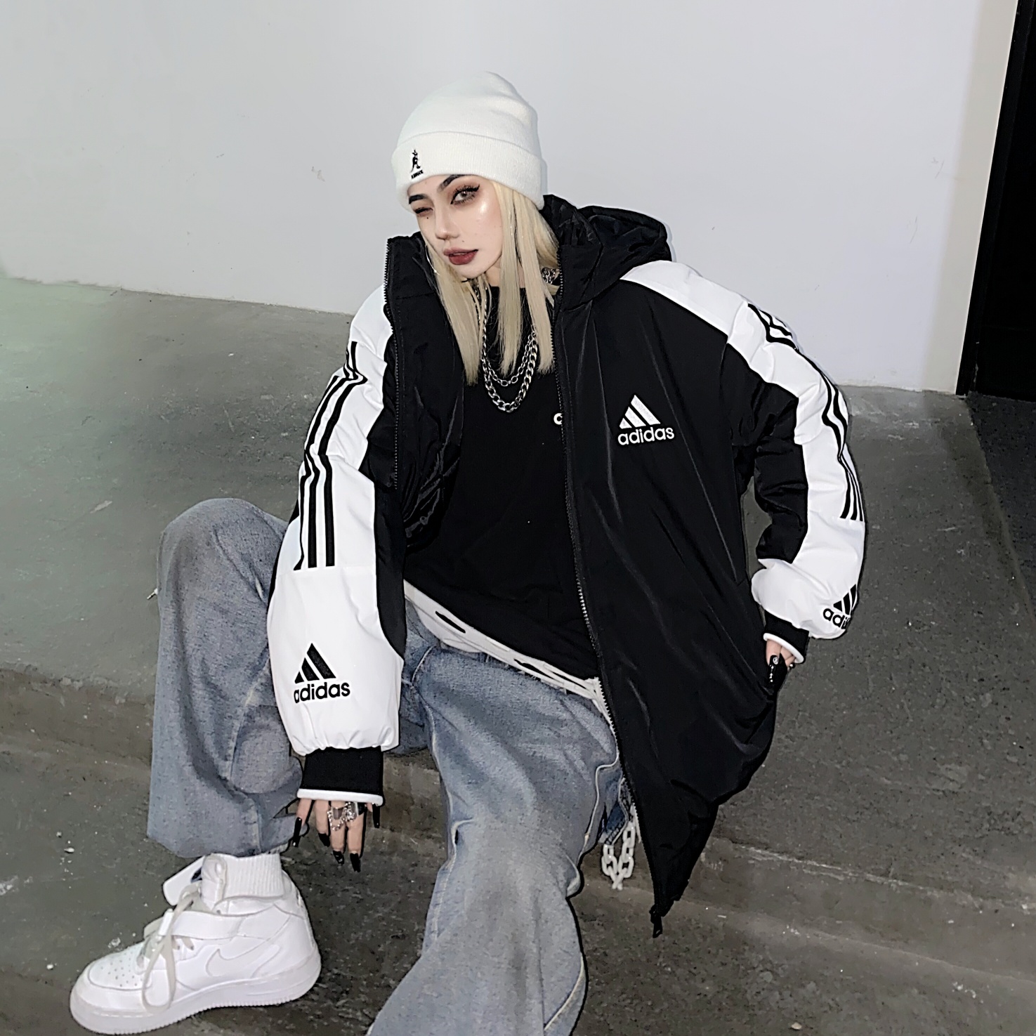 爆款持续来袭 Adidas /阿迪达斯三杠羽绒棉服拼接重工刺绣连帽羽绒棉服