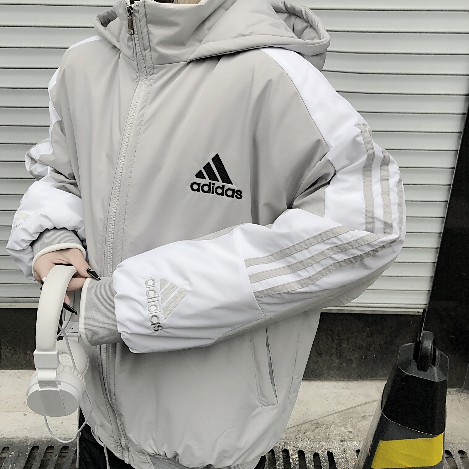 爆款持续来袭 Adidas /阿迪达斯三杠羽绒棉服拼接重工刺绣连帽羽绒棉服