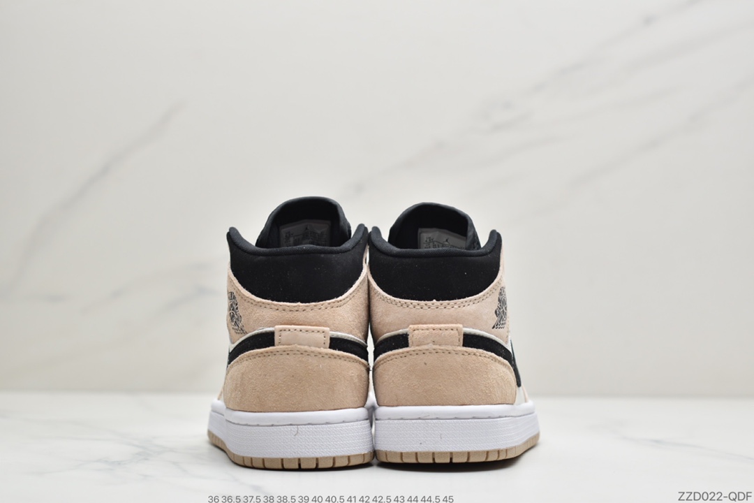 240 公司级 Air Jordan 1 Mid “Euro Tour” 乔1中帮麂皮BQ6472-800