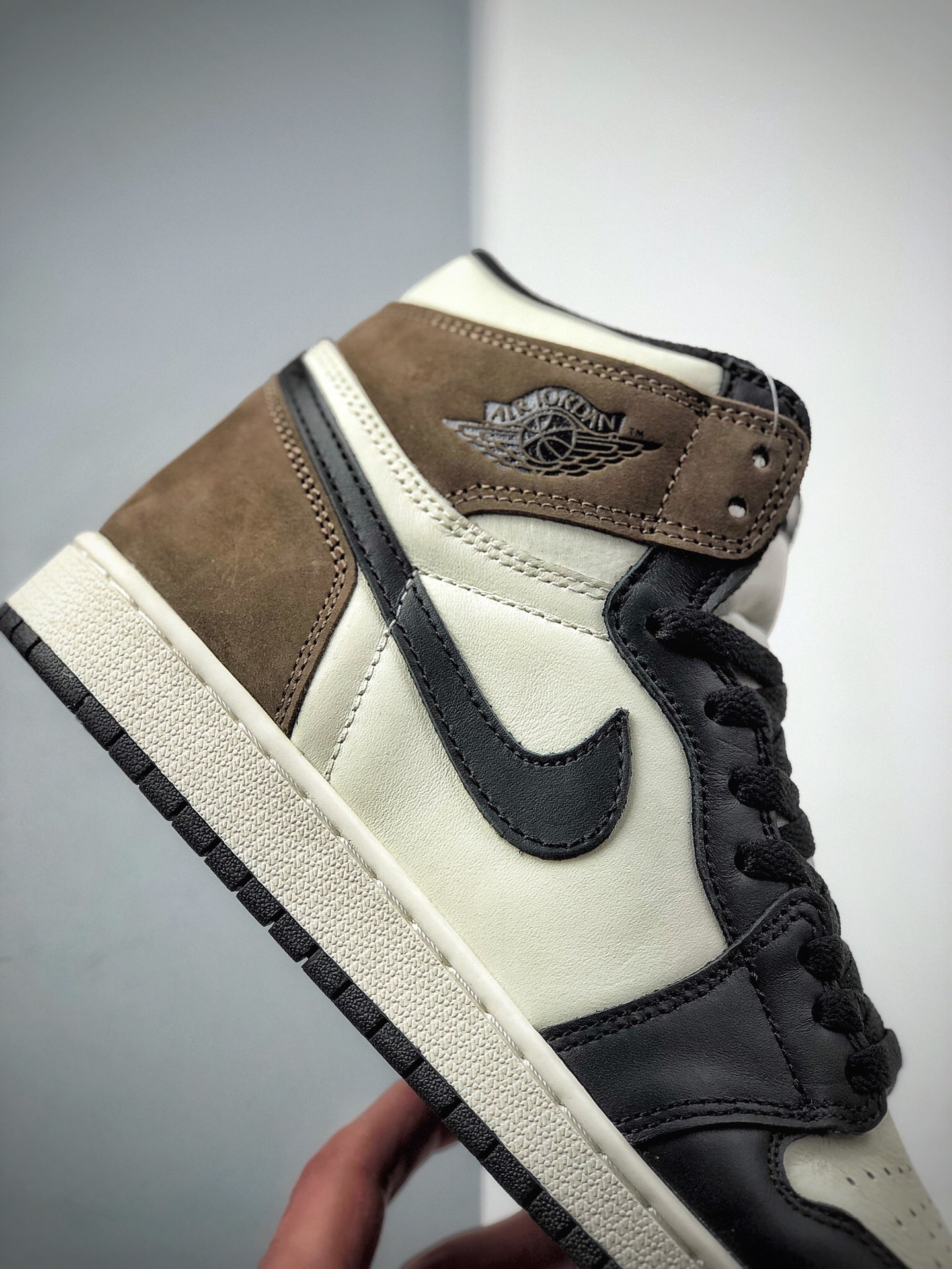 260   Air Jordan 1 Dark Mocha AJ1黑摩卡 小倒钩 555088-105