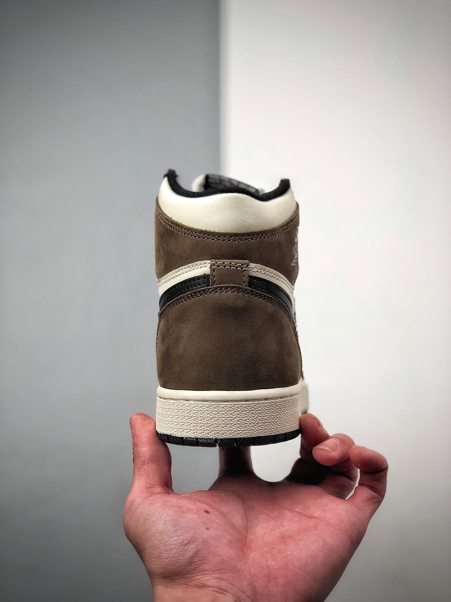 260   Air Jordan 1 Dark Mocha AJ1黑摩卡 小倒钩 555088-105