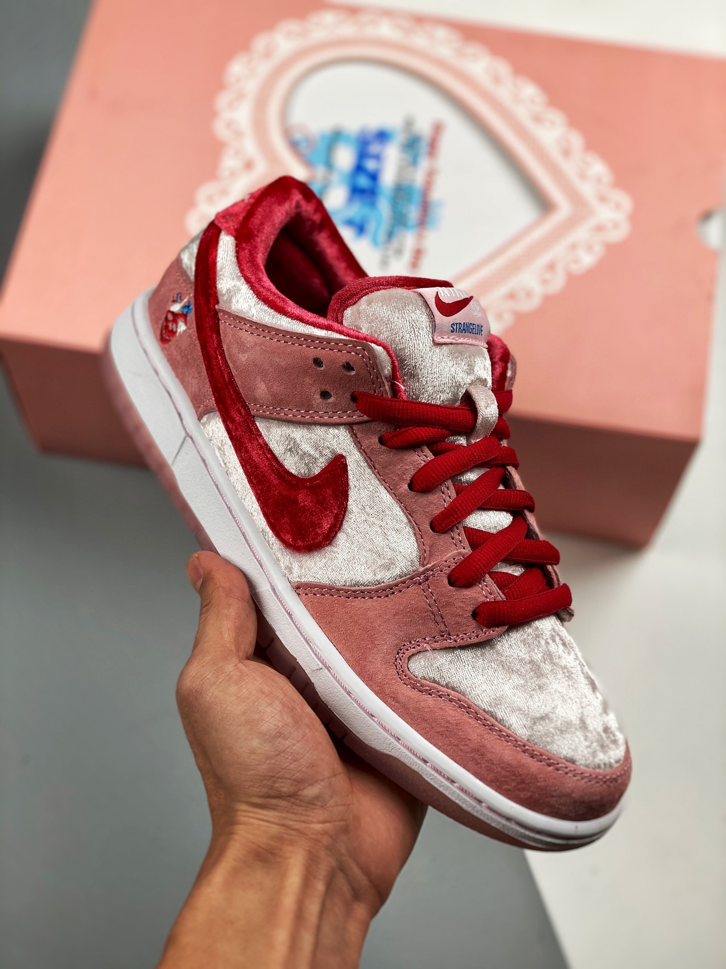 Exclusivo para parejas, elección perfecta para combinar y llevar NK SB Dunk Low x StrangeLove, producido por fábrica or…