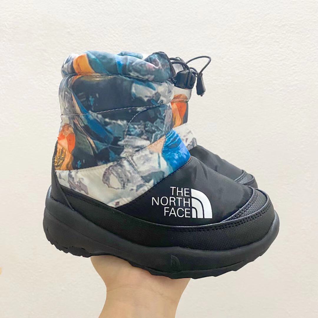 图片[9]-北面高帮儿童雪地靴 尺码：24-35码 让宝贝的脚丫穿上羽绒服，超级暖和宝贝再也不怕冷到脚了❤️防滑耐磨大底✔️内里高帮加绒加厚，保暖舒适❄️-选品中心
