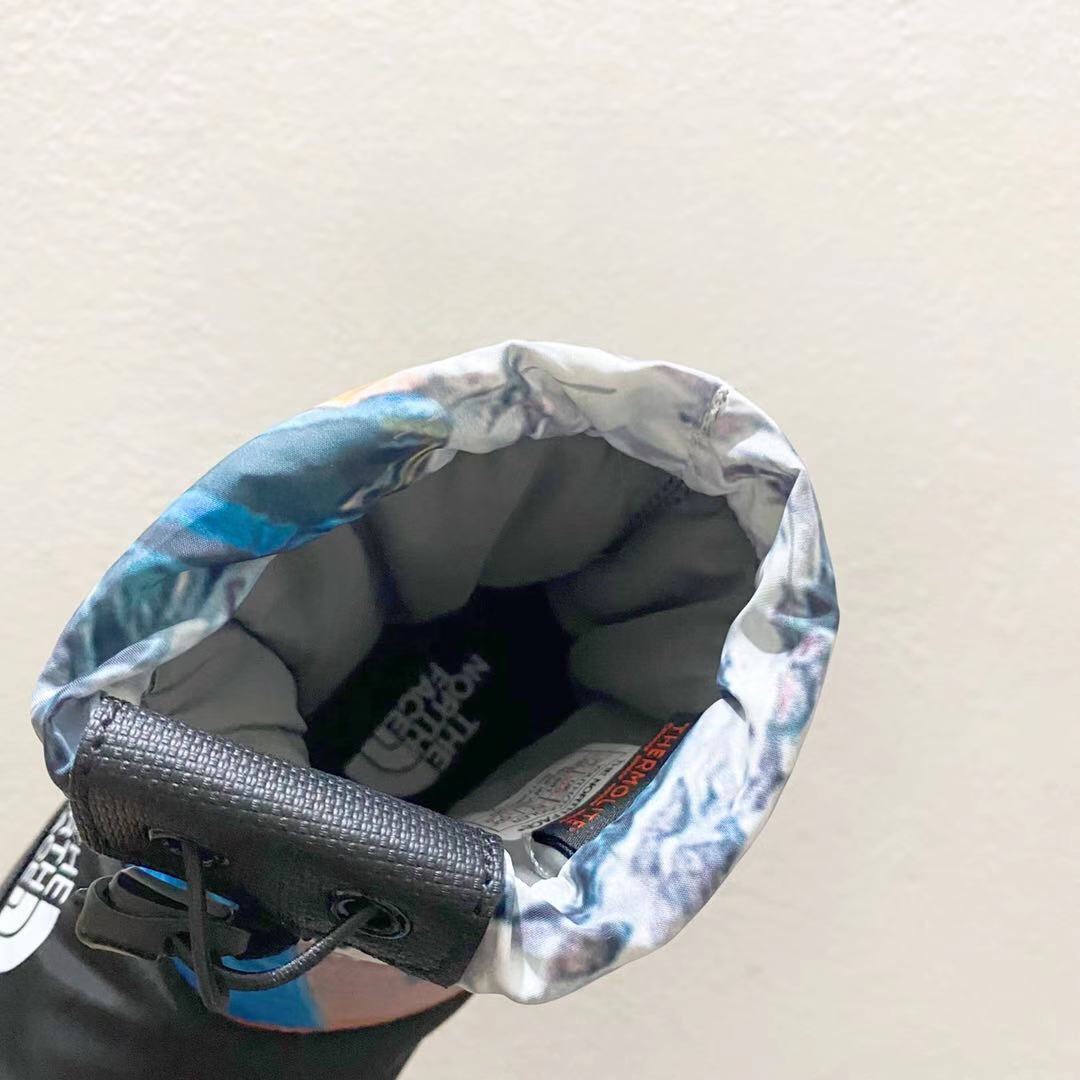 图片[6]-北面高帮儿童雪地靴 尺码：24-35码 让宝贝的脚丫穿上羽绒服，超级暖和宝贝再也不怕冷到脚了❤️防滑耐磨大底✔️内里高帮加绒加厚，保暖舒适❄️-选品中心