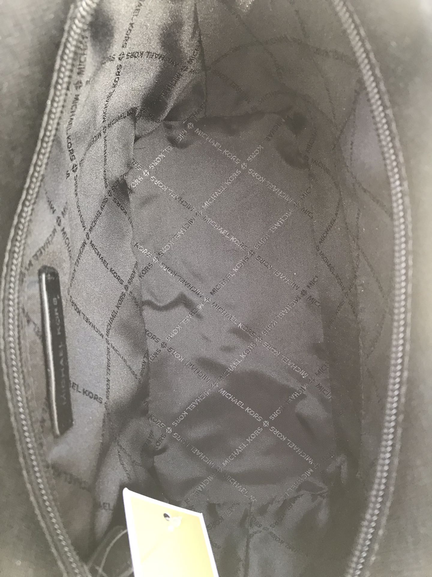 Michael Kors MK新款小号购物袋 十字纹牛皮 购物袋pv专用面料样式 设计改成了小号 额外加了长背带
