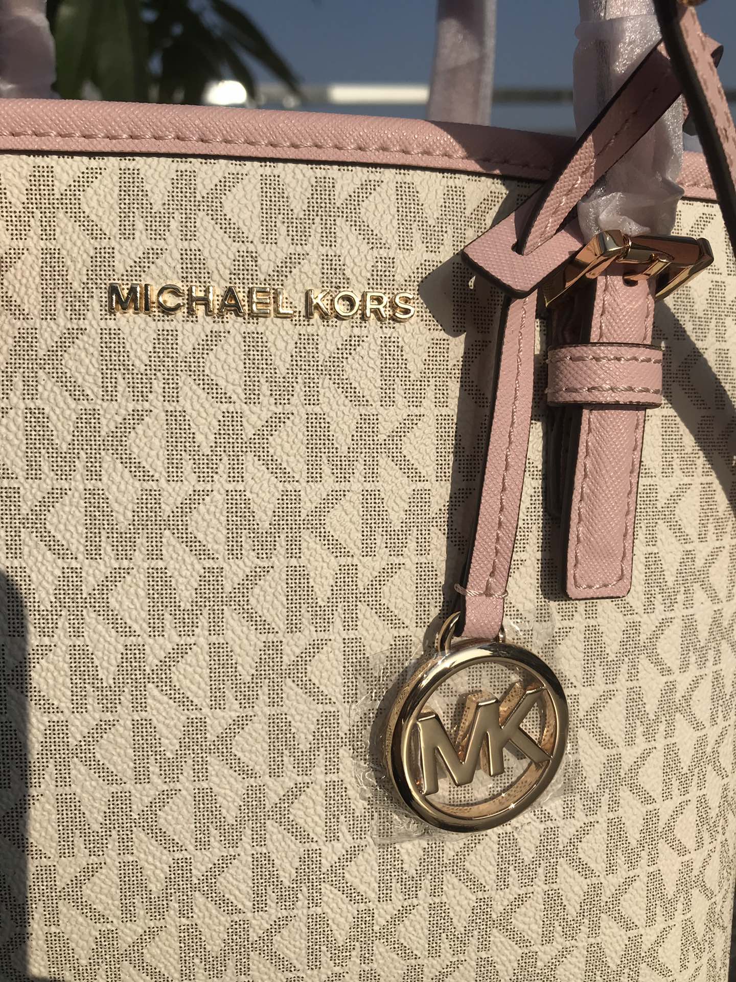 Michael Kors MK新款小号购物袋 十字纹牛皮 购物袋pv专用面料样式 设计改成了小号 额外加了长背带