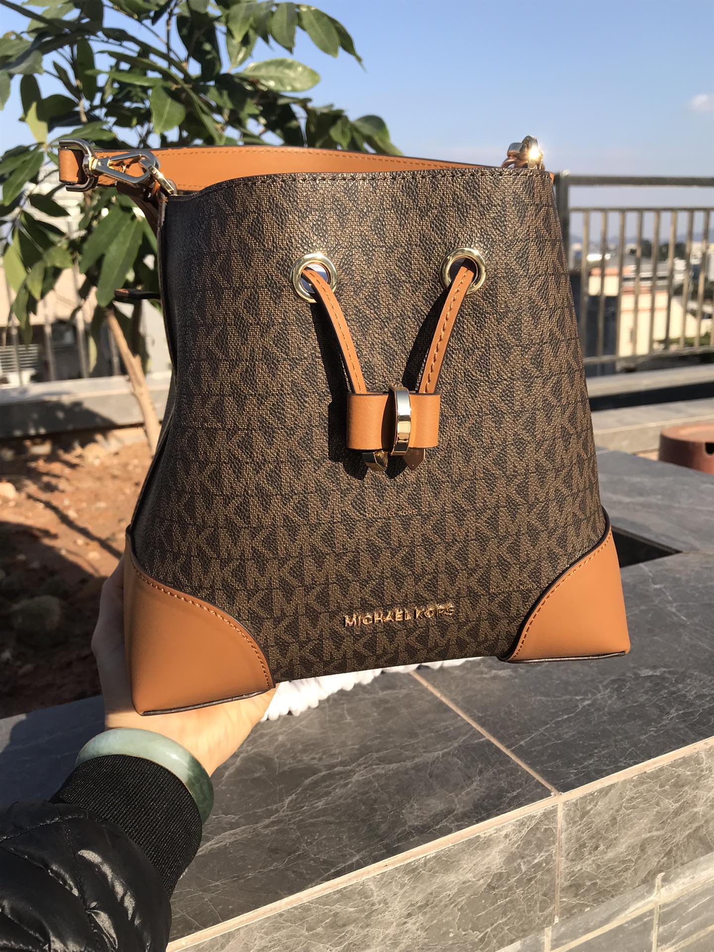 Michael Kors M家水桶包