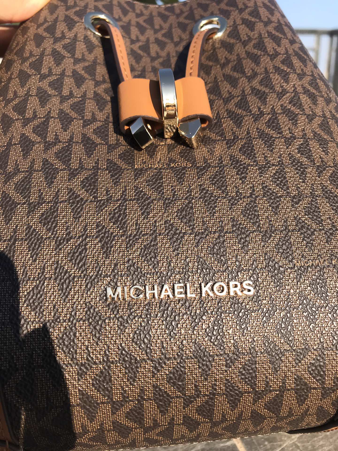 Michael Kors M家水桶包