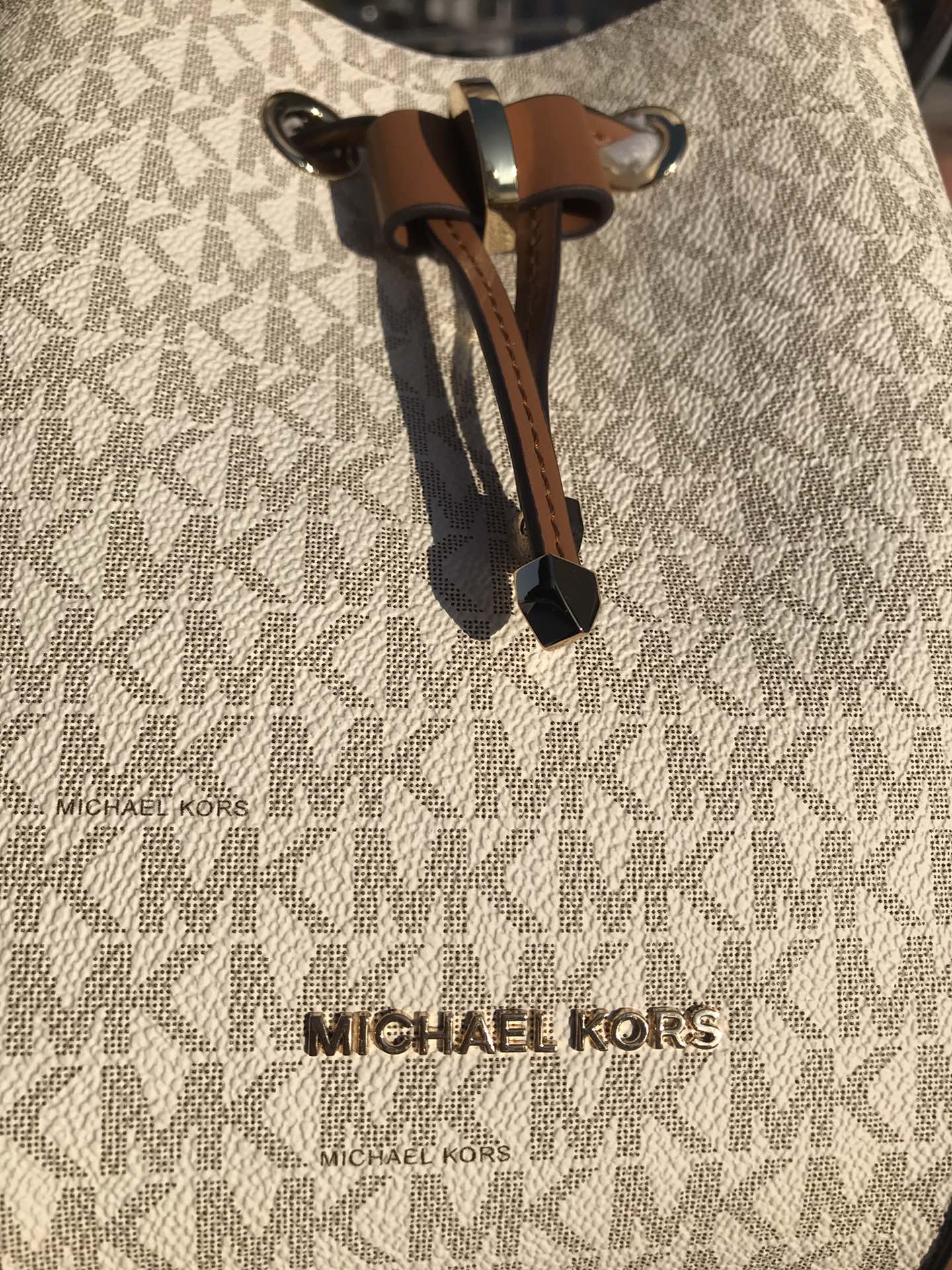 Michael Kors 白色拼棕色