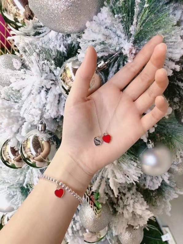 Tiffany & Co. 超超 红心手链色