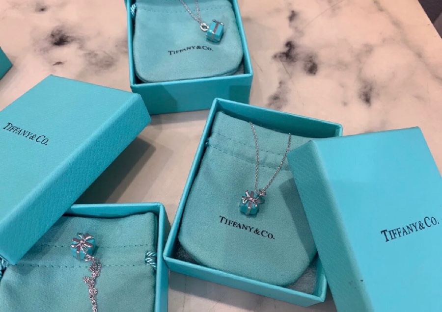 NO:103711,Tiffany Christmas series blue gift box necklace made of sterling silver, solid gift box, Tiffany necklace, tiffany, necklace, pure silver19860909蒂芙尼圣诞系列蓝色礼盒项链 纯银材质,实心礼盒,蒂芙尼项链,tiffany,necklace,pure silver,Jewelry