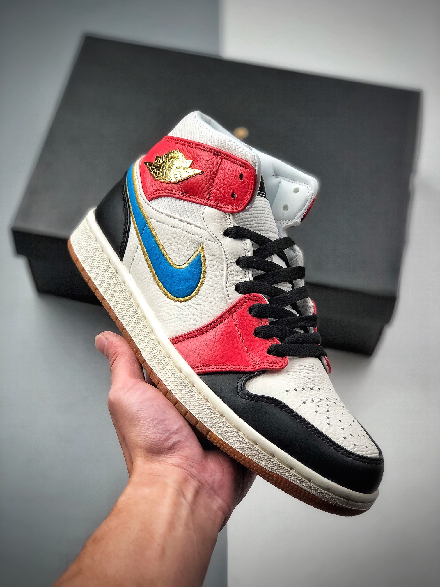 Air Jordan 1 Mid negro rojo azul, todo el zapato usa piel de primera capa original, materiales sólidos, tallado exquisi…