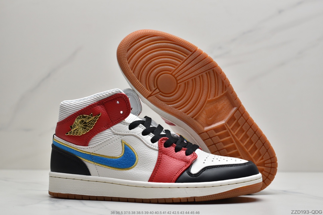 240 公司级Air Jordan 1 Mid“ Camo”迷彩  这款中帮Air Jordan 1运动鞋CW5490-001