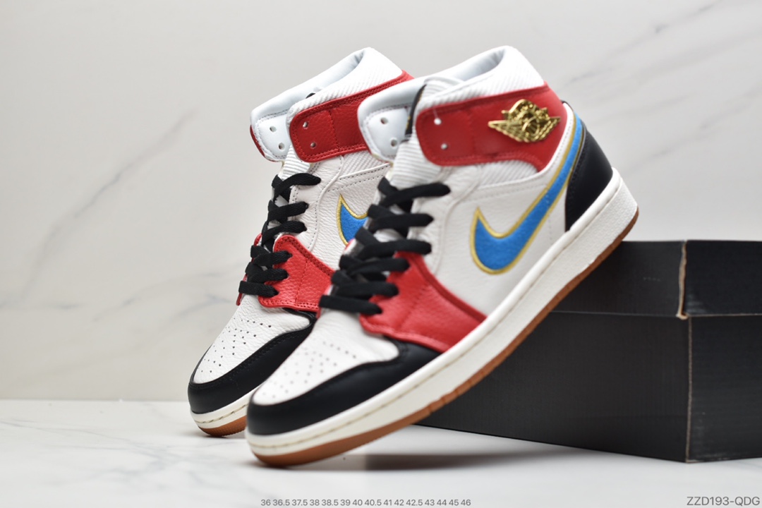 240 公司级Air Jordan 1 Mid“ Camo”迷彩  这款中帮Air Jordan 1运动鞋CW5490-001
