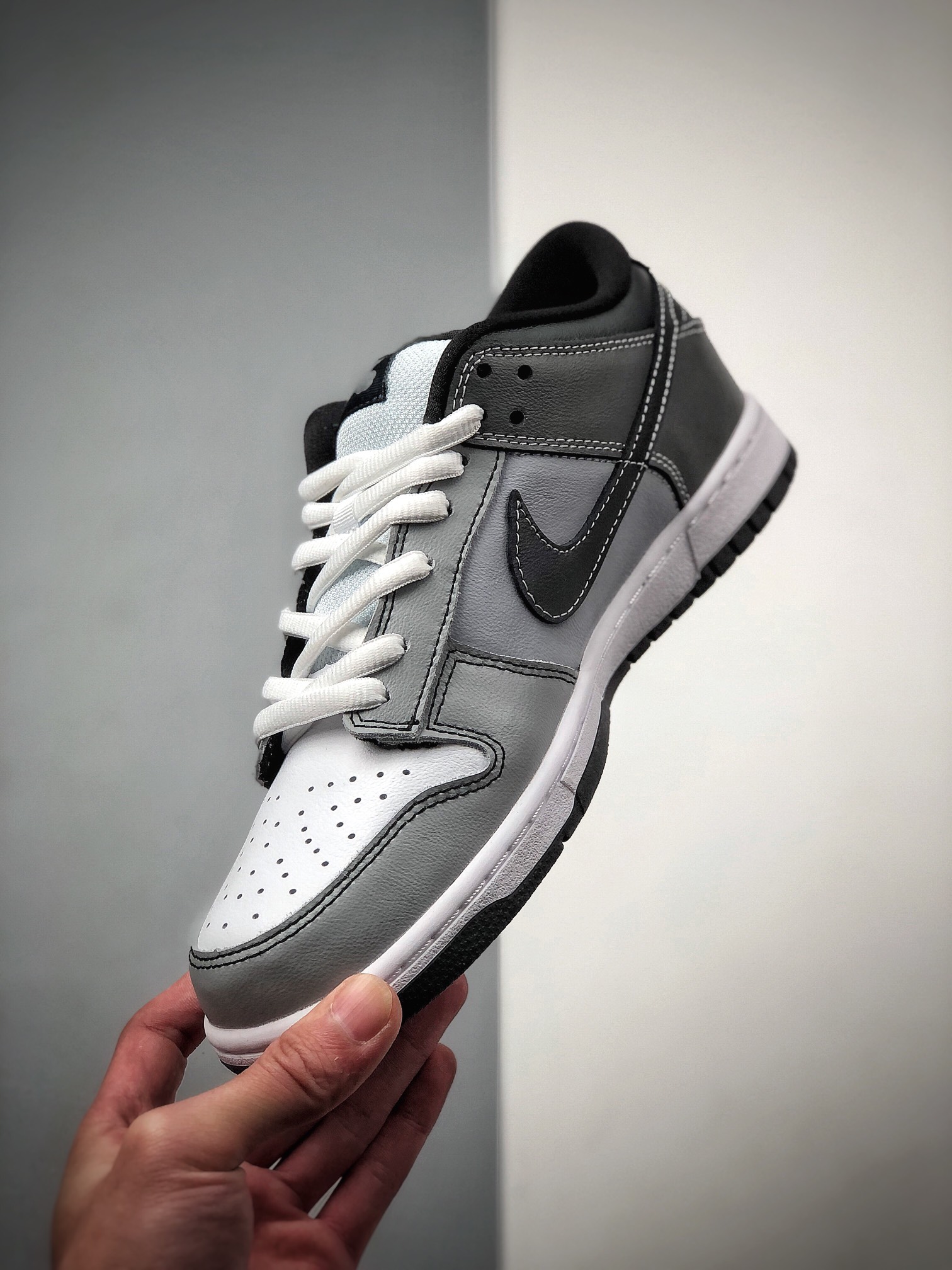 260  Nike SB Dunk Low 月食 滑板鞋 内置SBzoom缓震气垫  313170-002