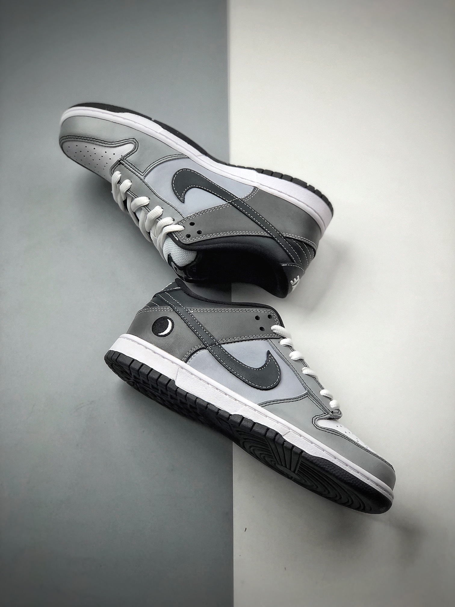 260  Nike SB Dunk Low 月食 滑板鞋 内置SBzoom缓震气垫  313170-002