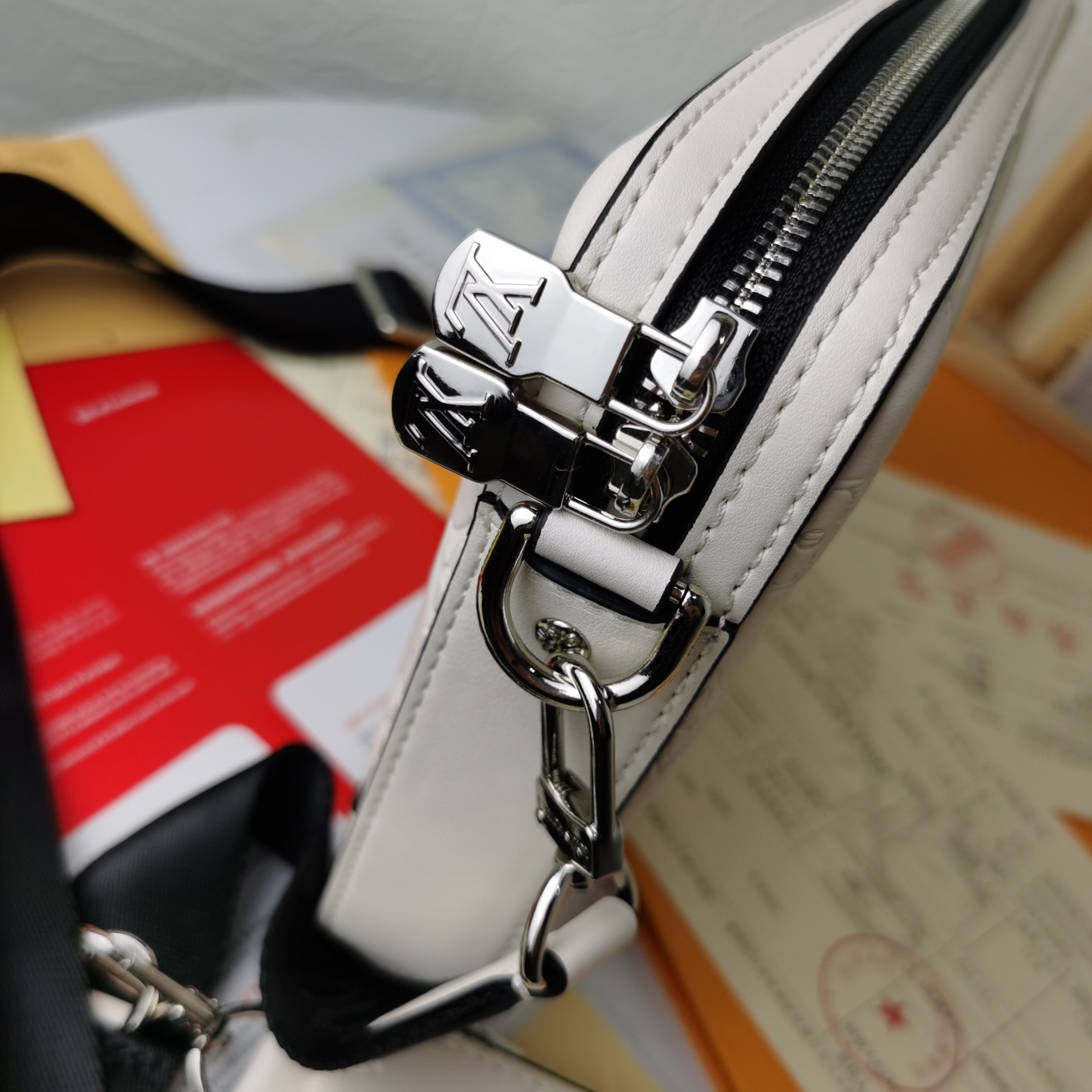 全皮圧花のエレガントな郵便型信使包