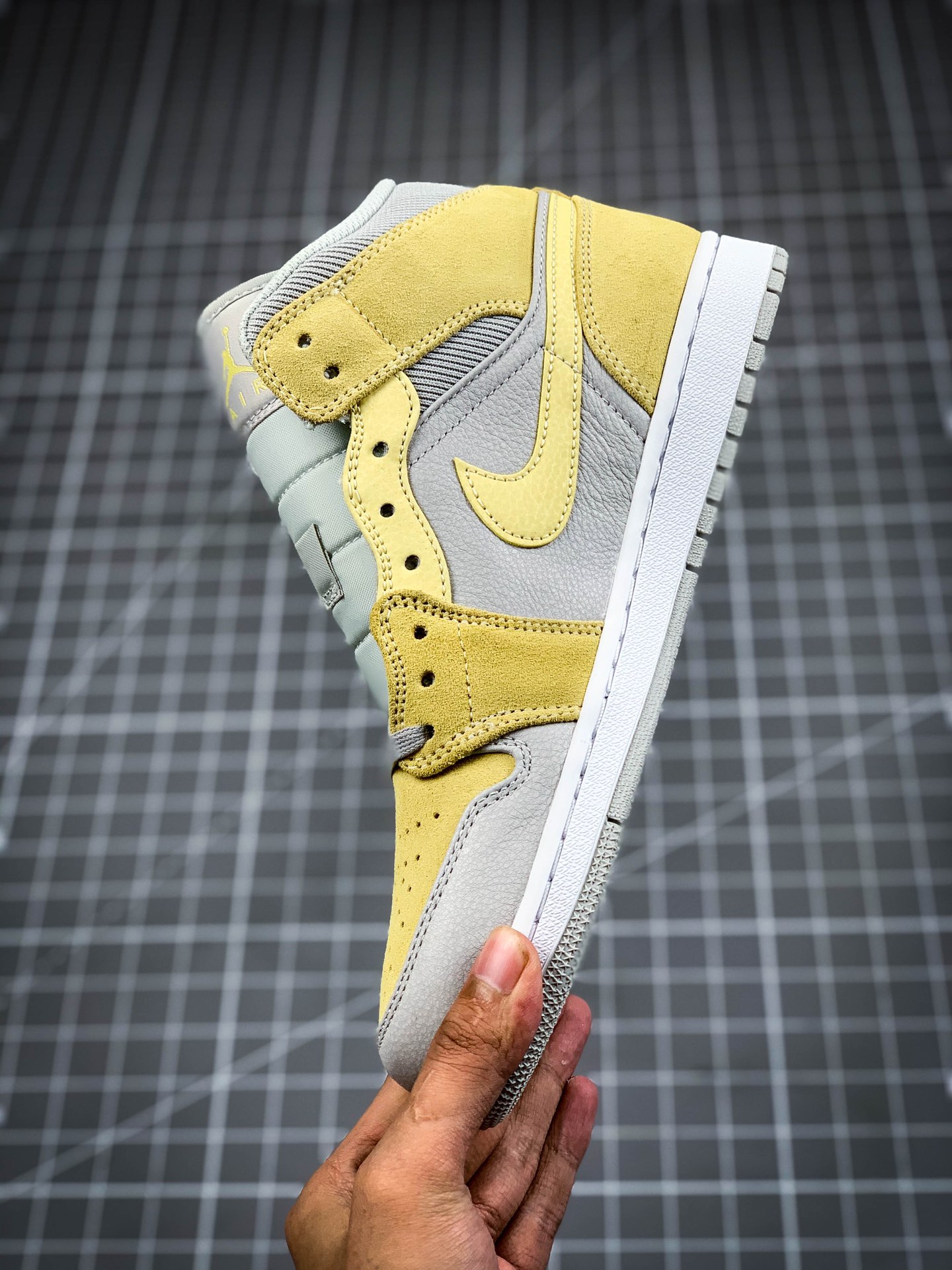 260 纯原版 公司级 乔丹 中帮 AJ1 灰卡其色 Air Jordan 1 Mid“AJ1乔1中邦休闲板鞋DA4666-001