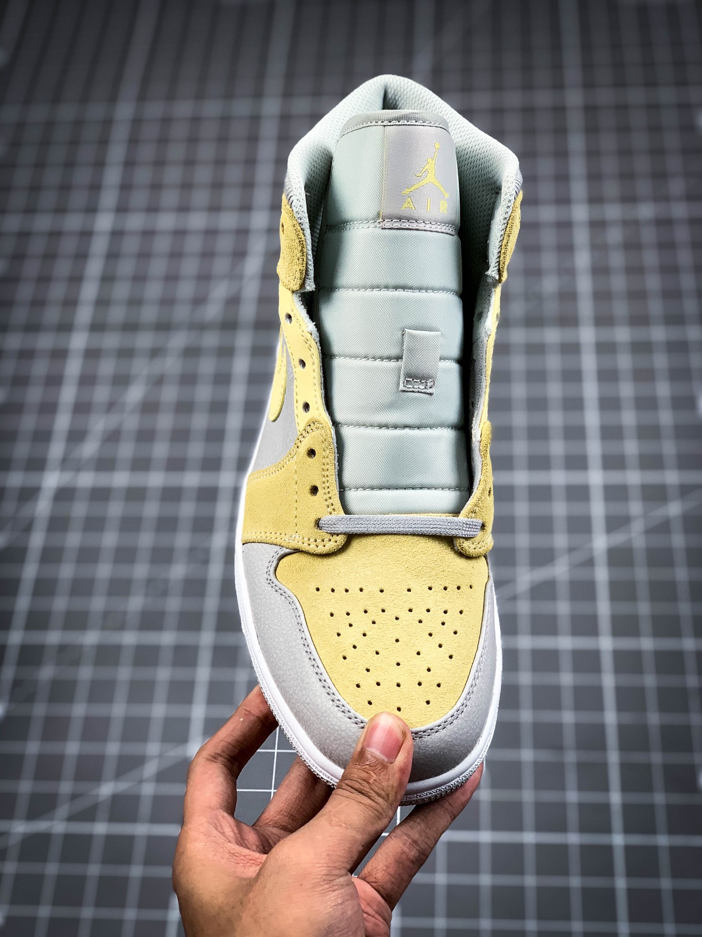 260 纯原版 公司级 乔丹 中帮 AJ1 灰卡其色 Air Jordan 1 Mid“AJ1乔1中邦休闲板鞋DA4666-001